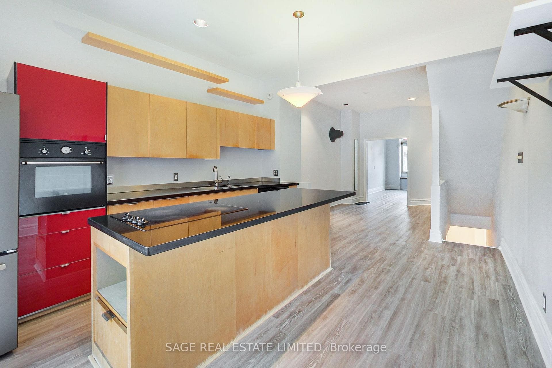 104 Sumach Street photo 17