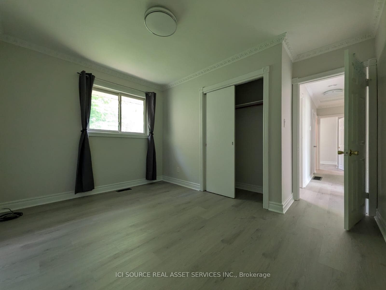 21 Parkdale Drive Unit A - Upper photo 8