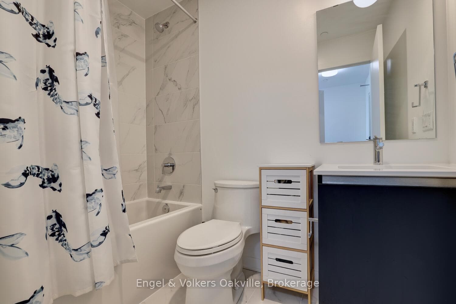 2nd 4-pce Bathroom