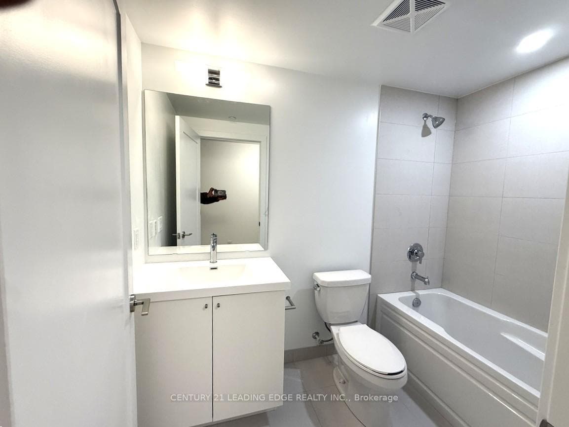 2545 Simcoe Street Unit 2203 photo 12