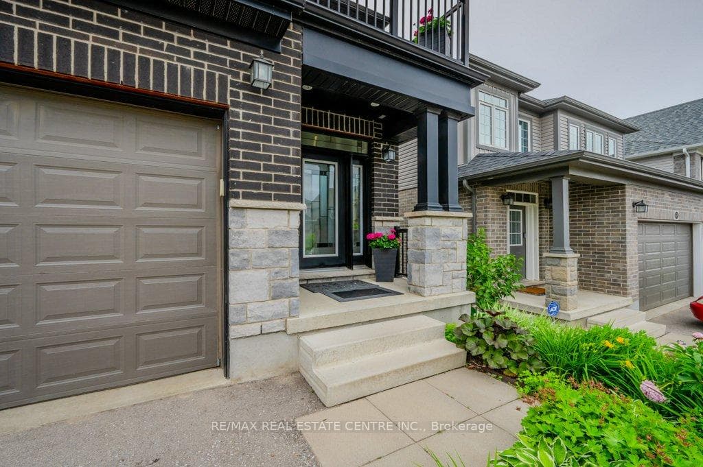 616 Wild Rye Street photo 3