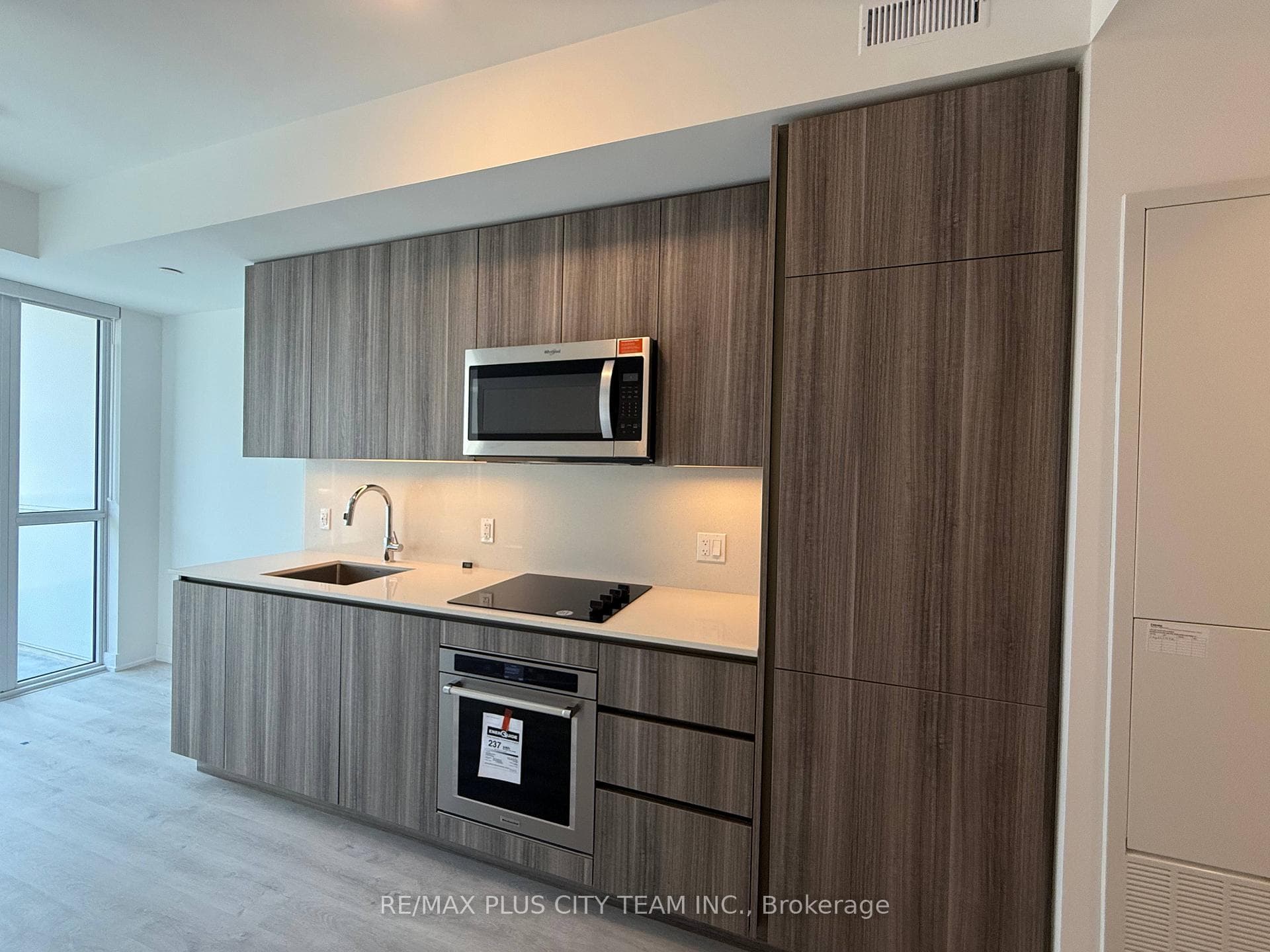 15 Richardson Street Unit 1007 photo 10