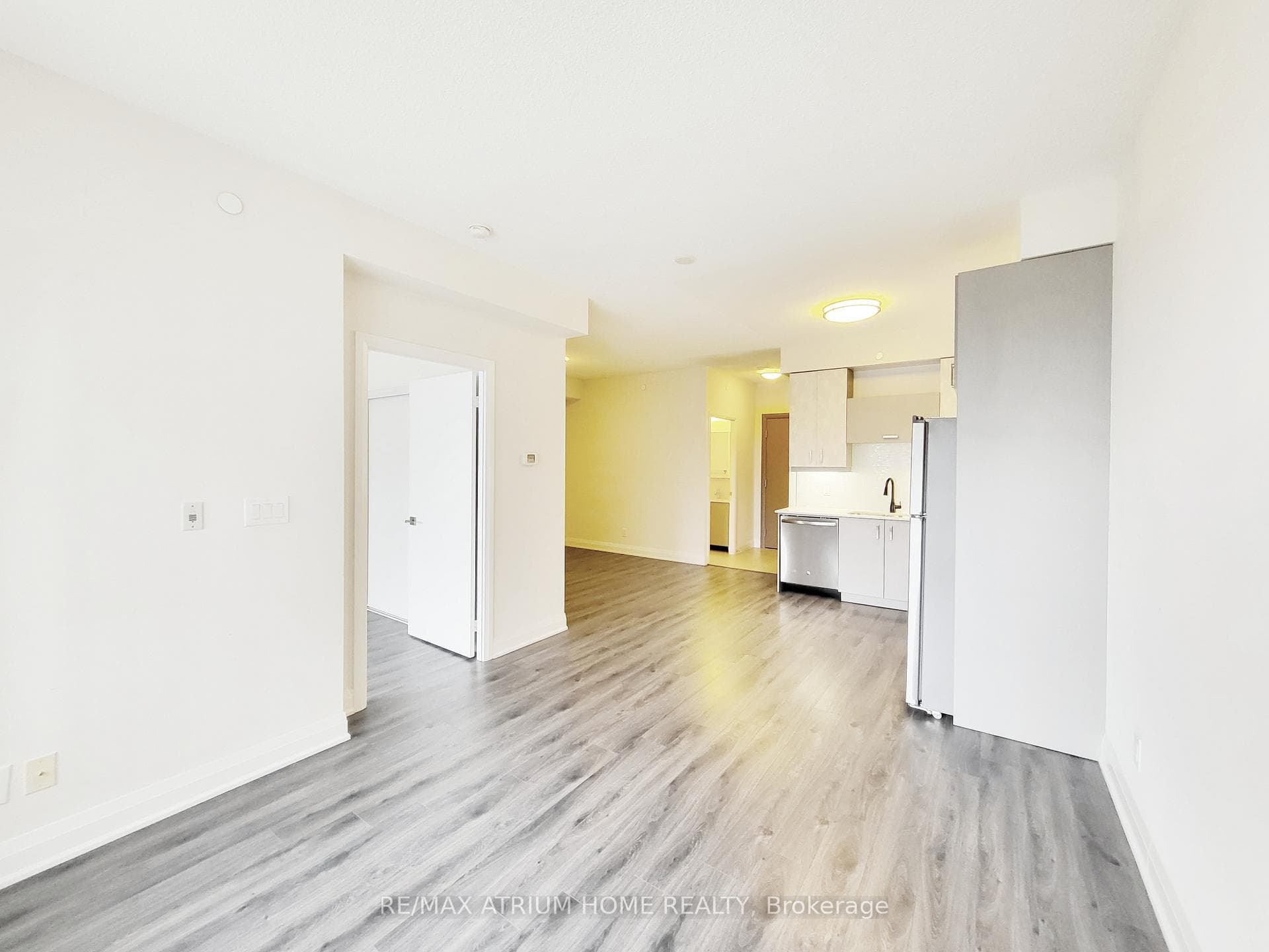 28 Uptown Drive Unit 608 photo 11