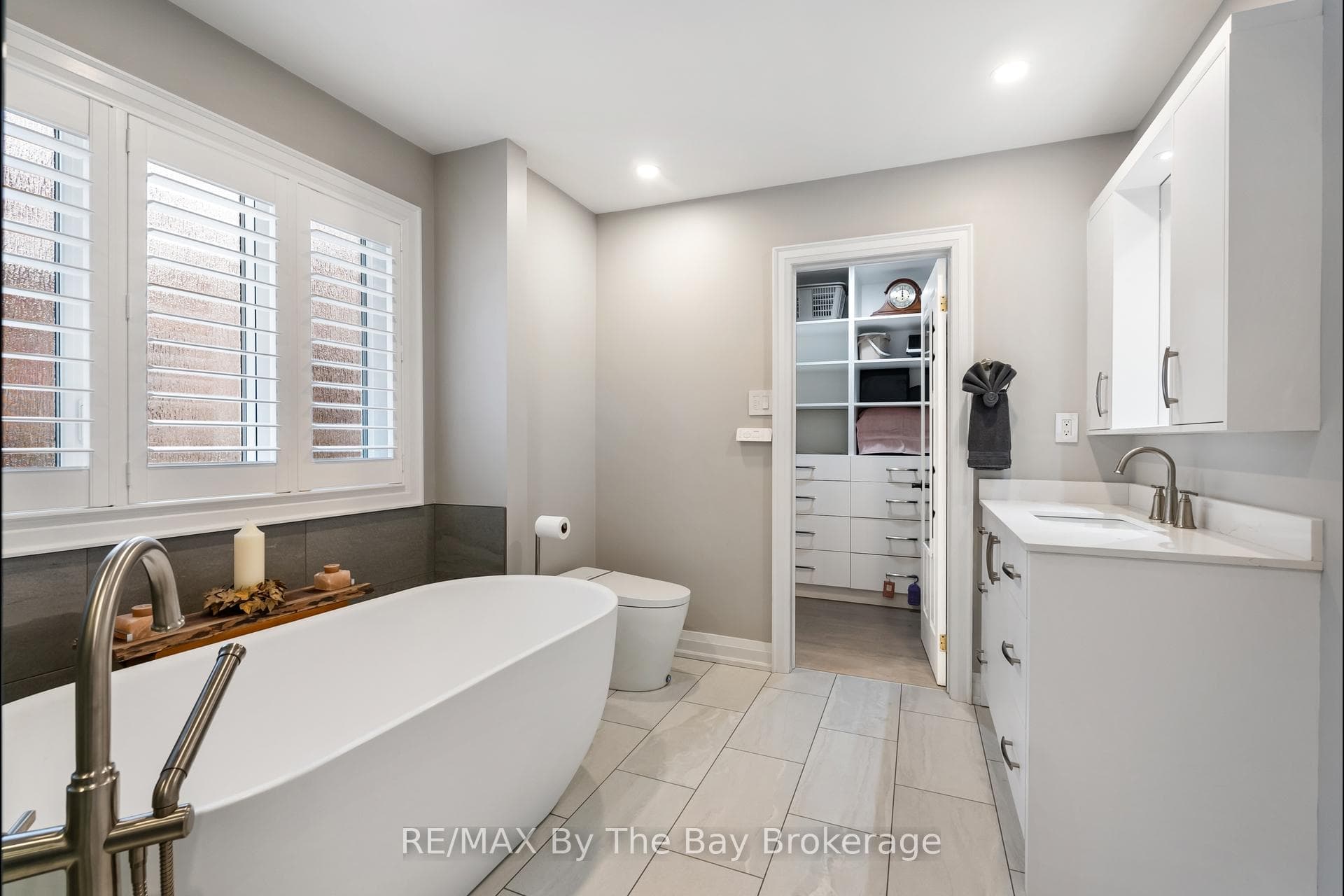 12 Birchwood Trail photo 19