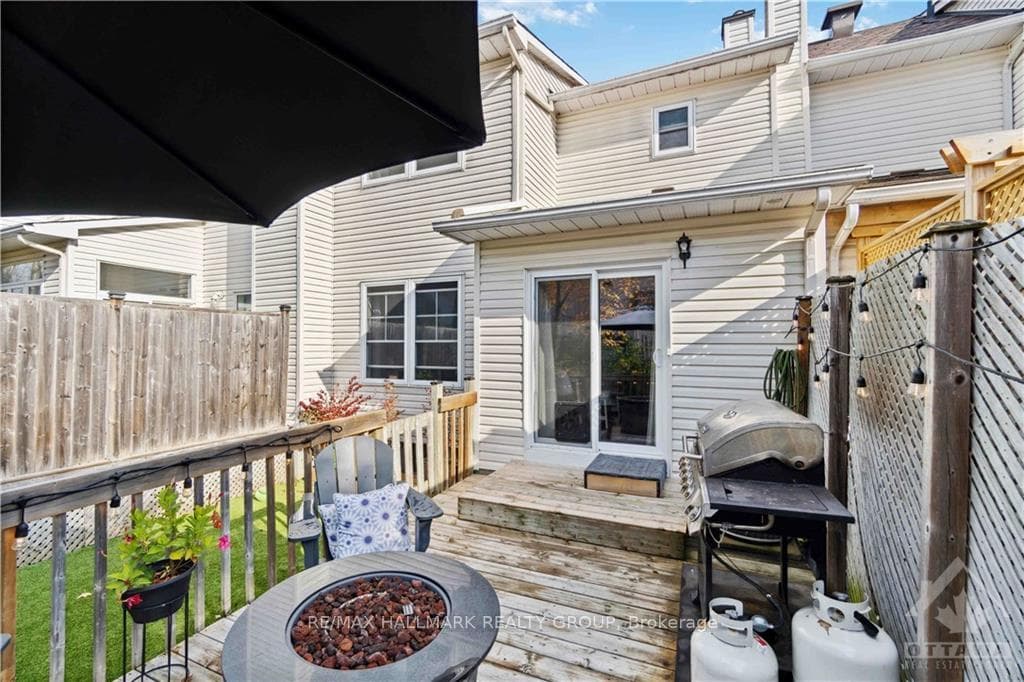 120 WHALINGS Circle photo 29