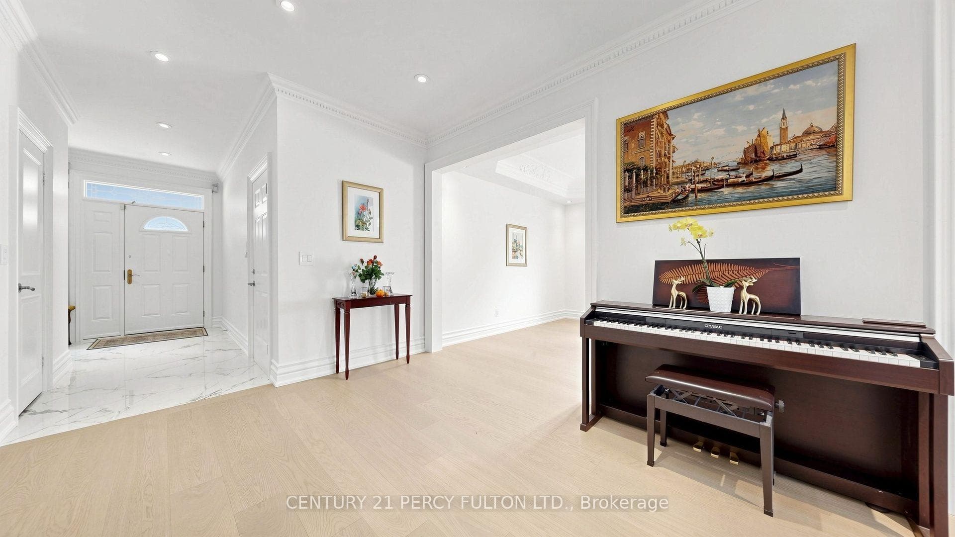 372B Hounslow Avenue photo 4