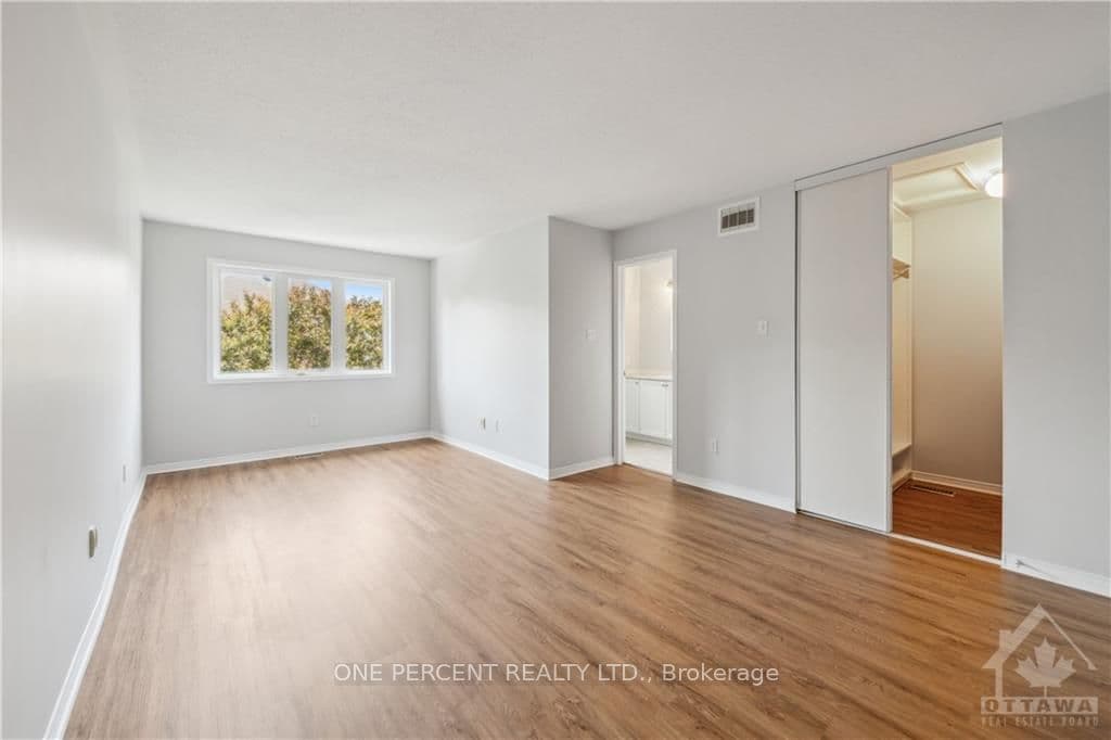 415 HILLSBORO photo 15