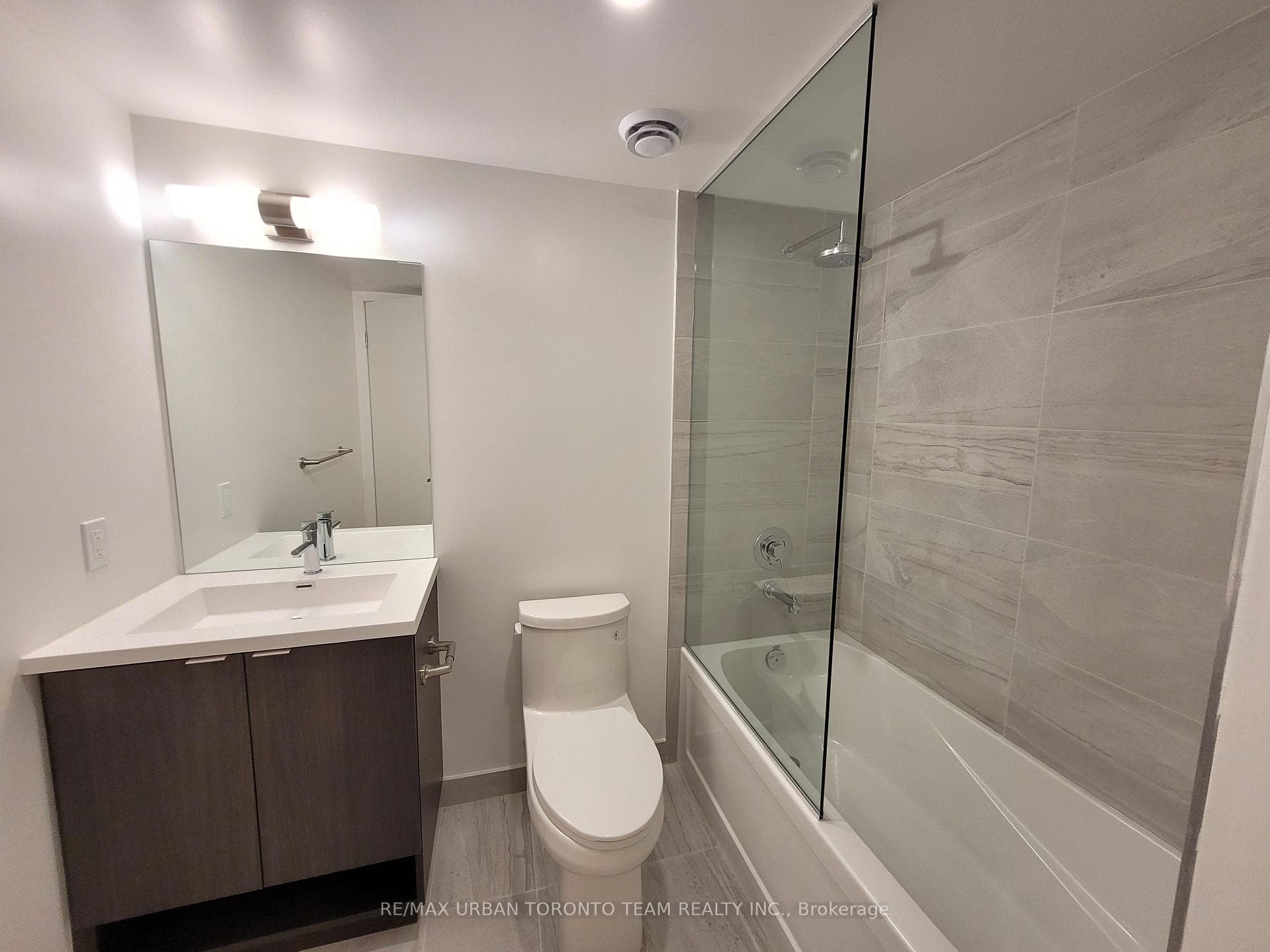 138 Downes Street Unit 2010 photo 14