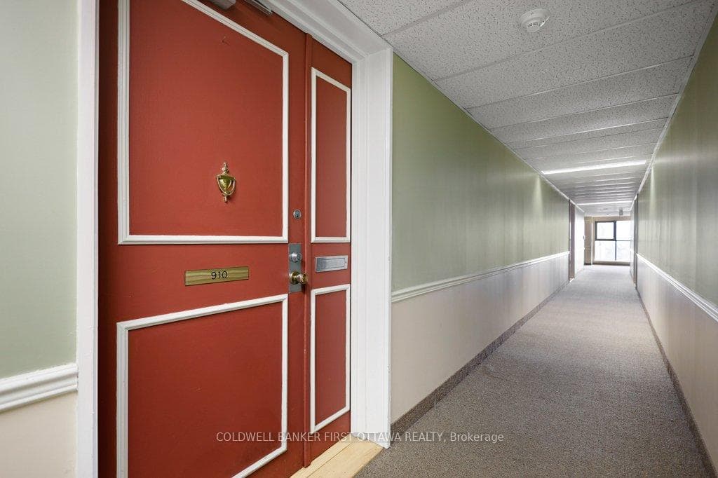 1356 Meadowlands Drive Unit 910 photo 6