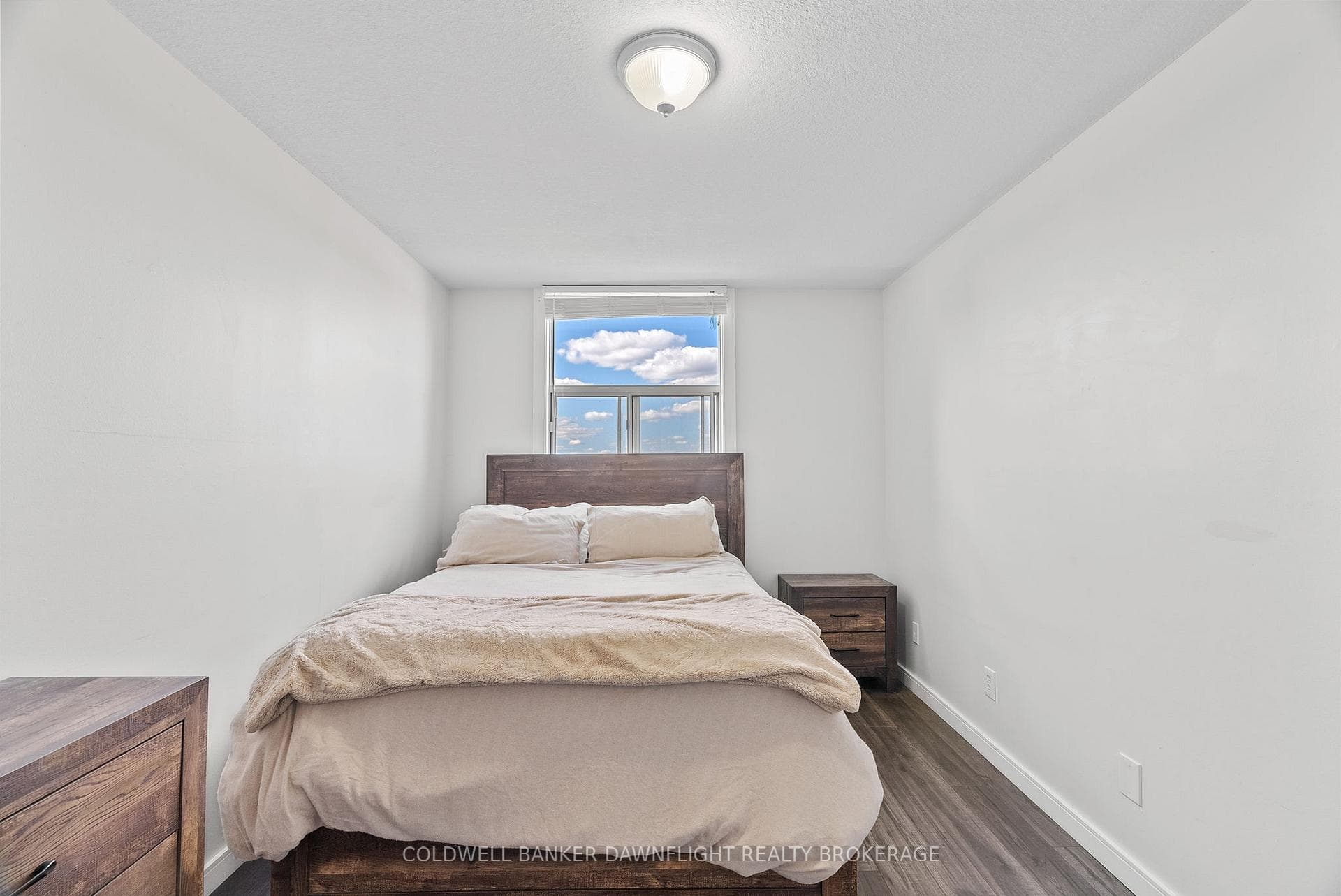 1105 Jalna Boulevard Unit 1103 photo 18