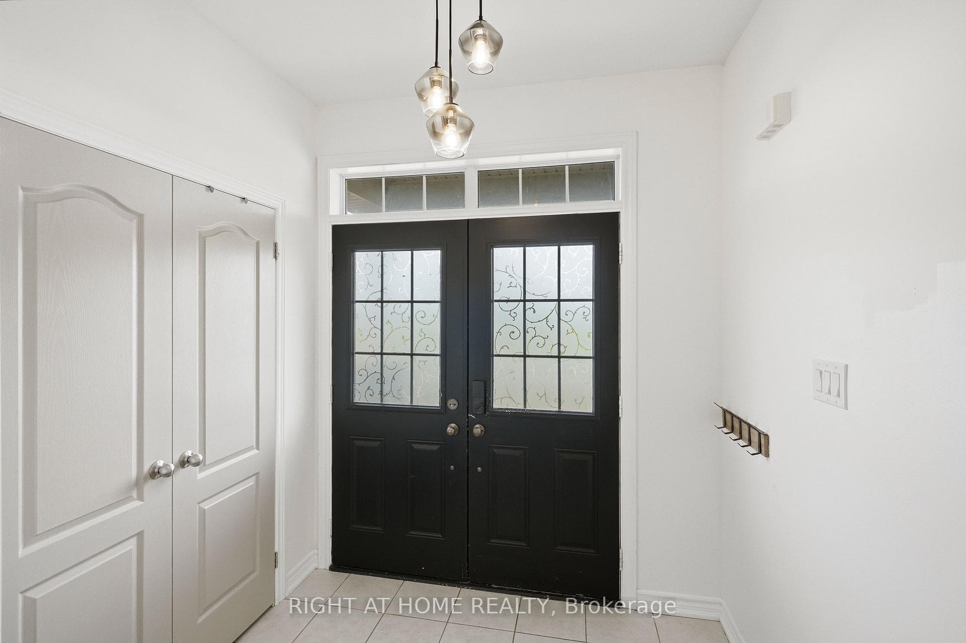 Spacious Foyer