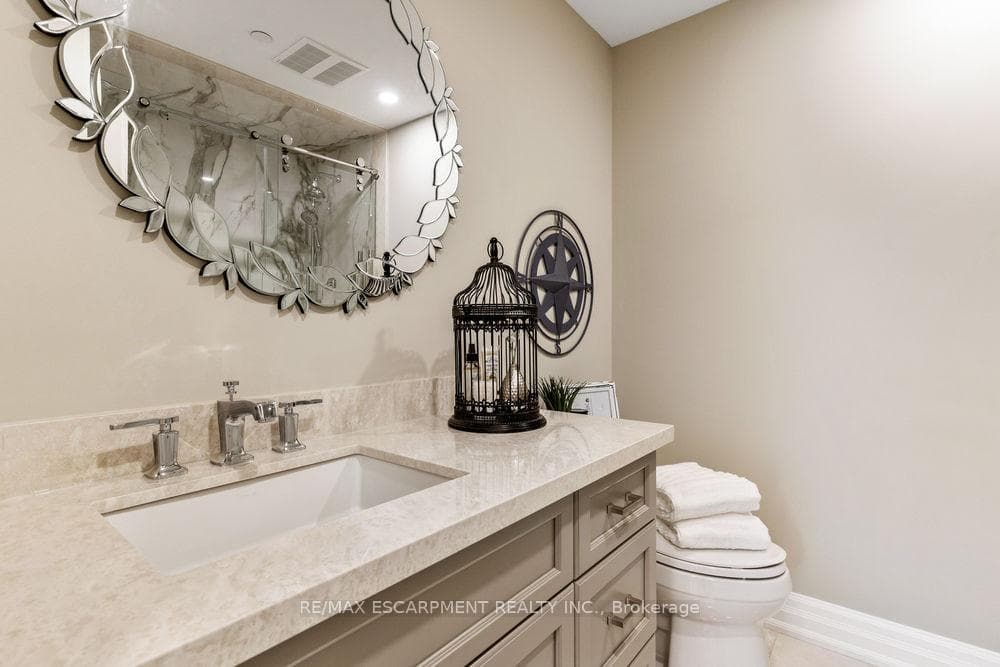 2060 Lakeshore Road Unit 606 photo 19