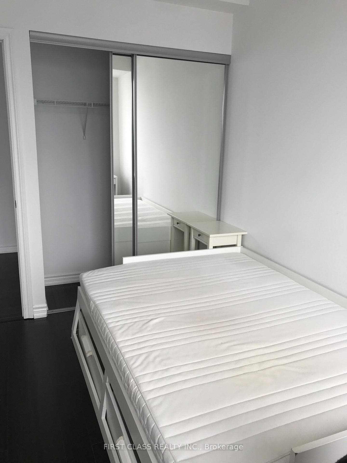 386 Yonge Street Unit 5102 photo 10