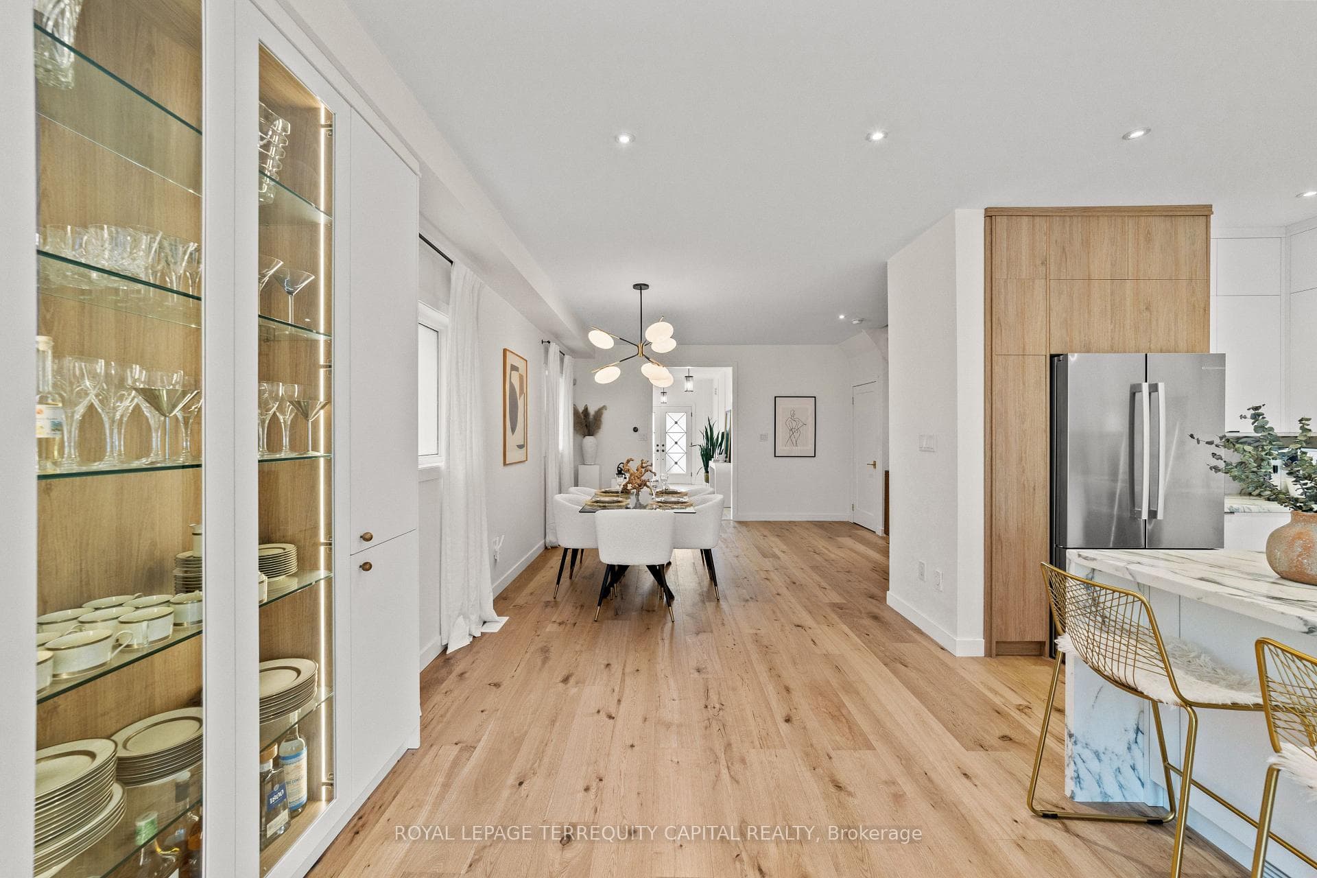 26 Manordale Crescent photo 11