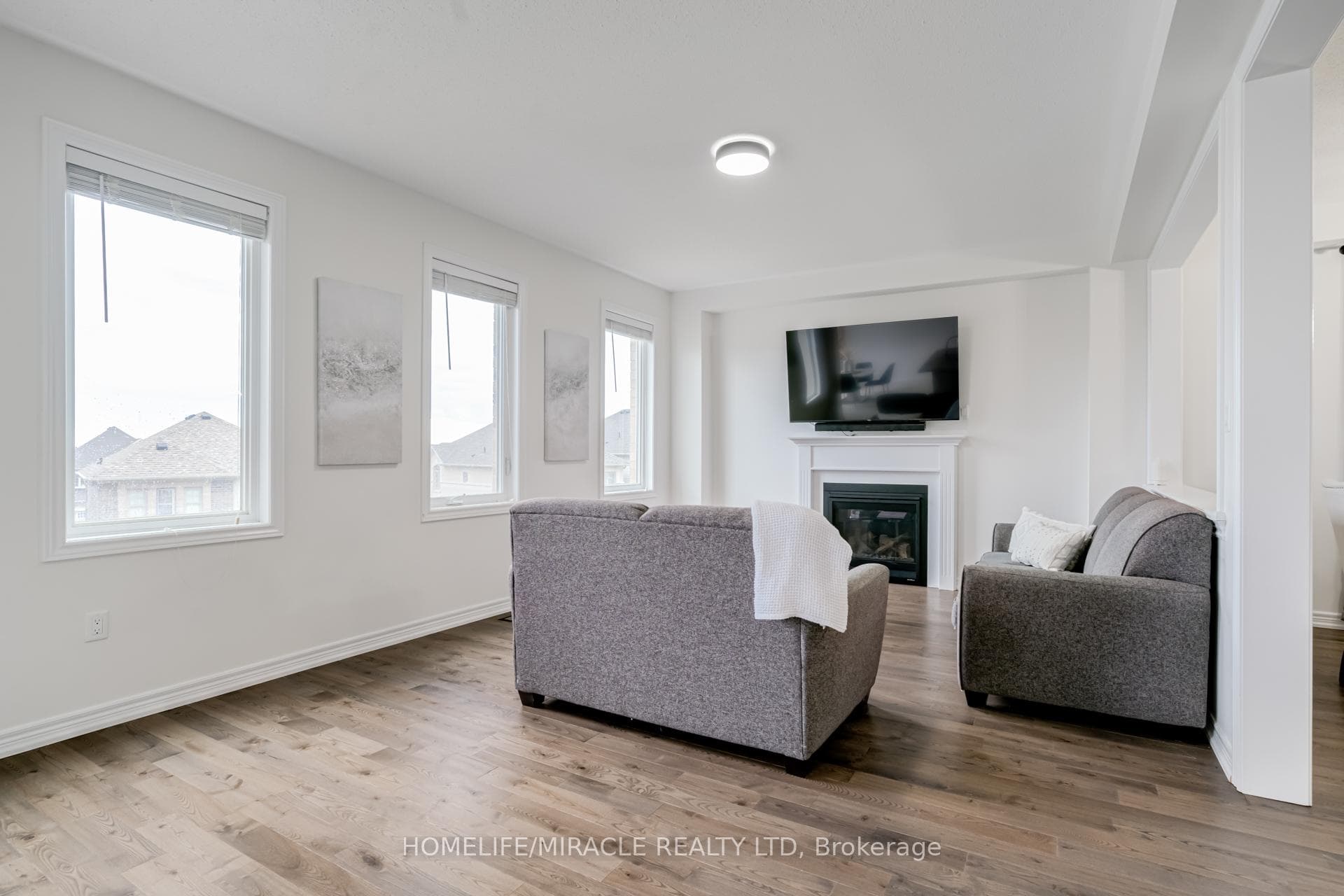 30 Atkinson Crescent photo 12