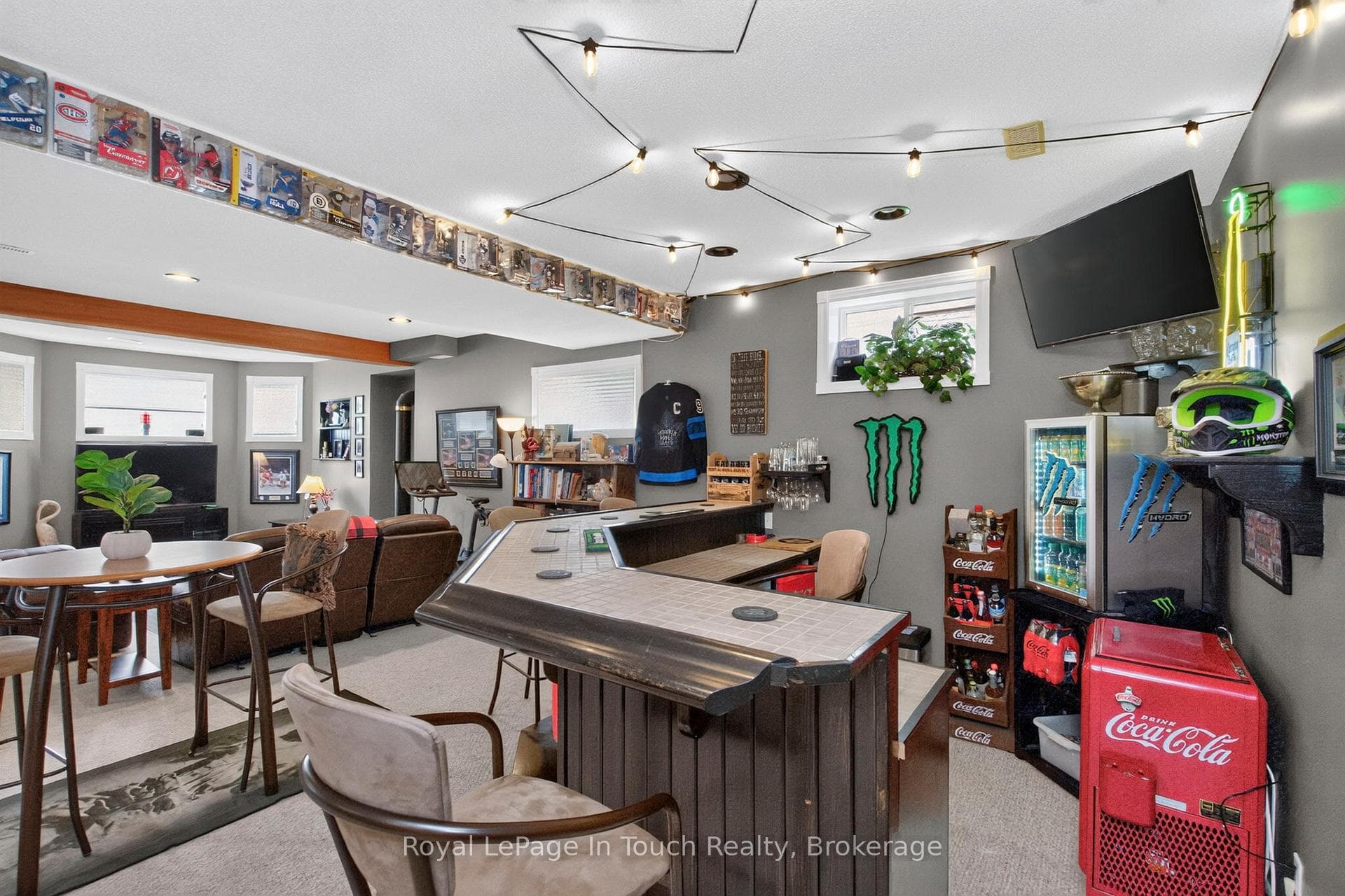 101 Crompton Drive photo 36