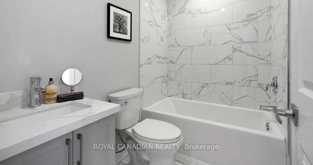 121 Patricia Avenue photo 9