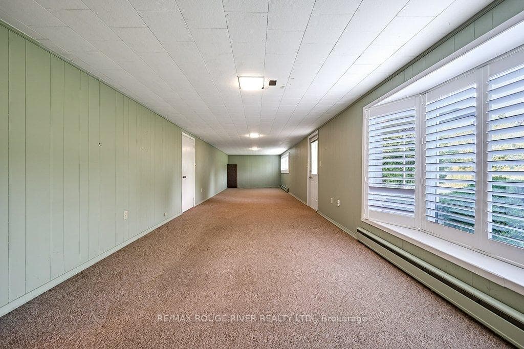 873 Oshawa Boulevard photo 33