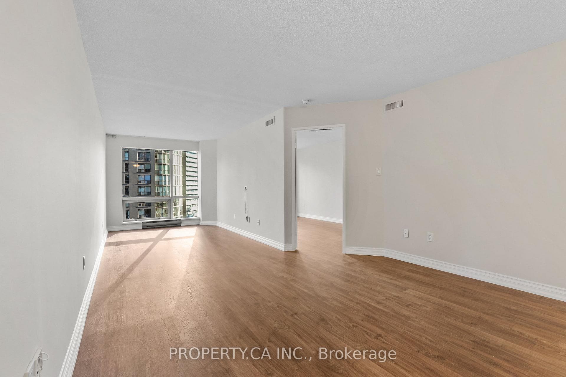 1001 Bay Street Unit 1410 photo 2