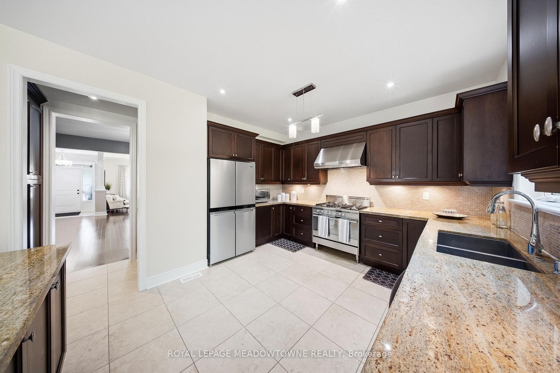 298 Eaton Street photo 15