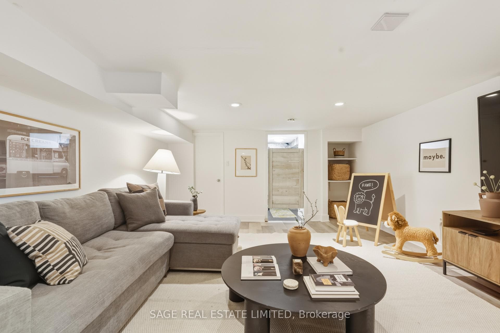 119 Woodfield Road photo 31