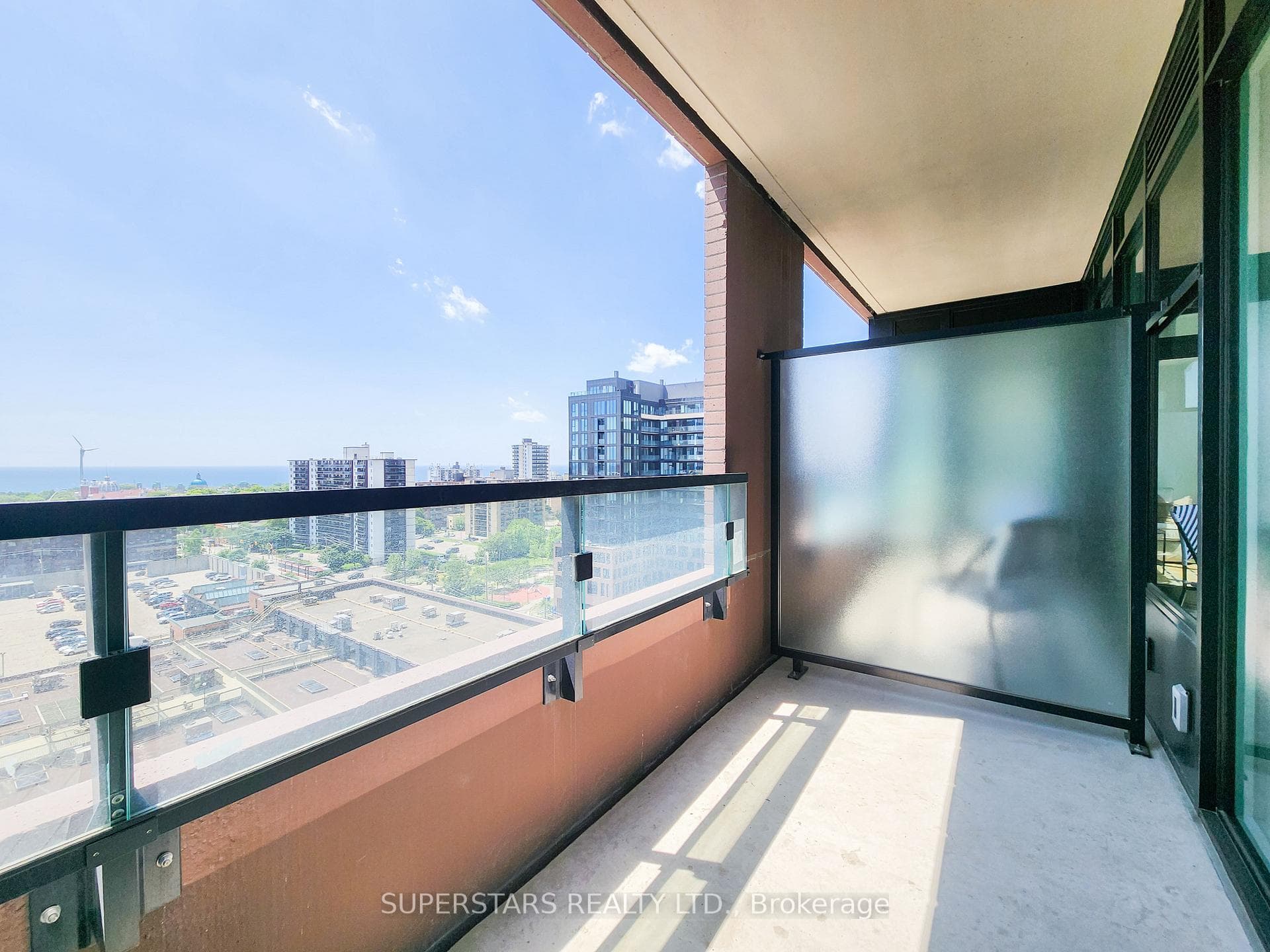 285 Dufferin Street Unit 1013 photo 29