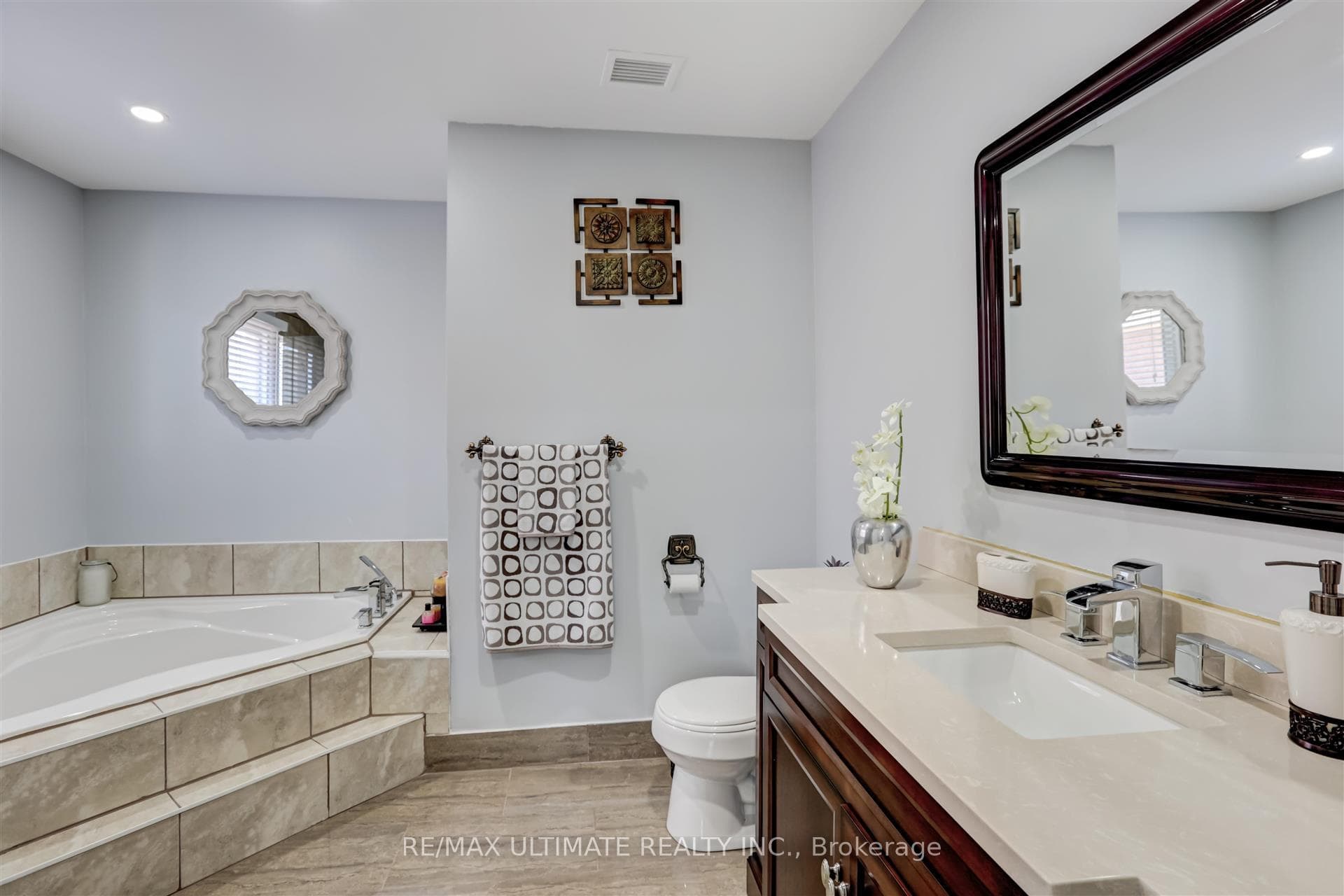 4414 Mayflower Drive photo 21