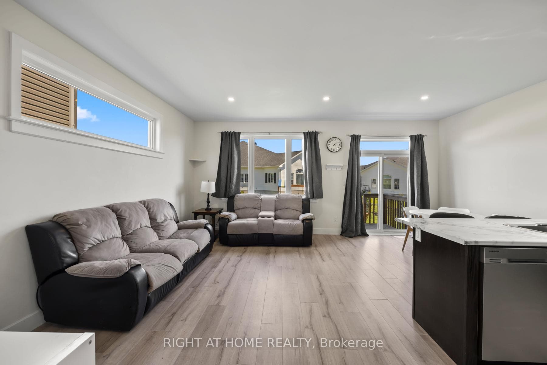 215 Pratt Drive photo 6