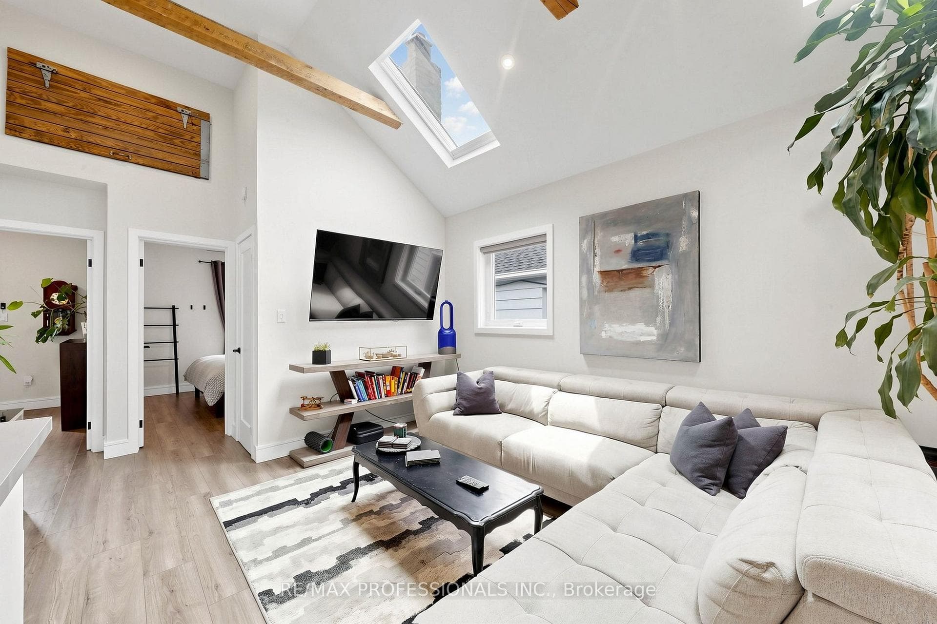59 Lonborough Avenue photo 6