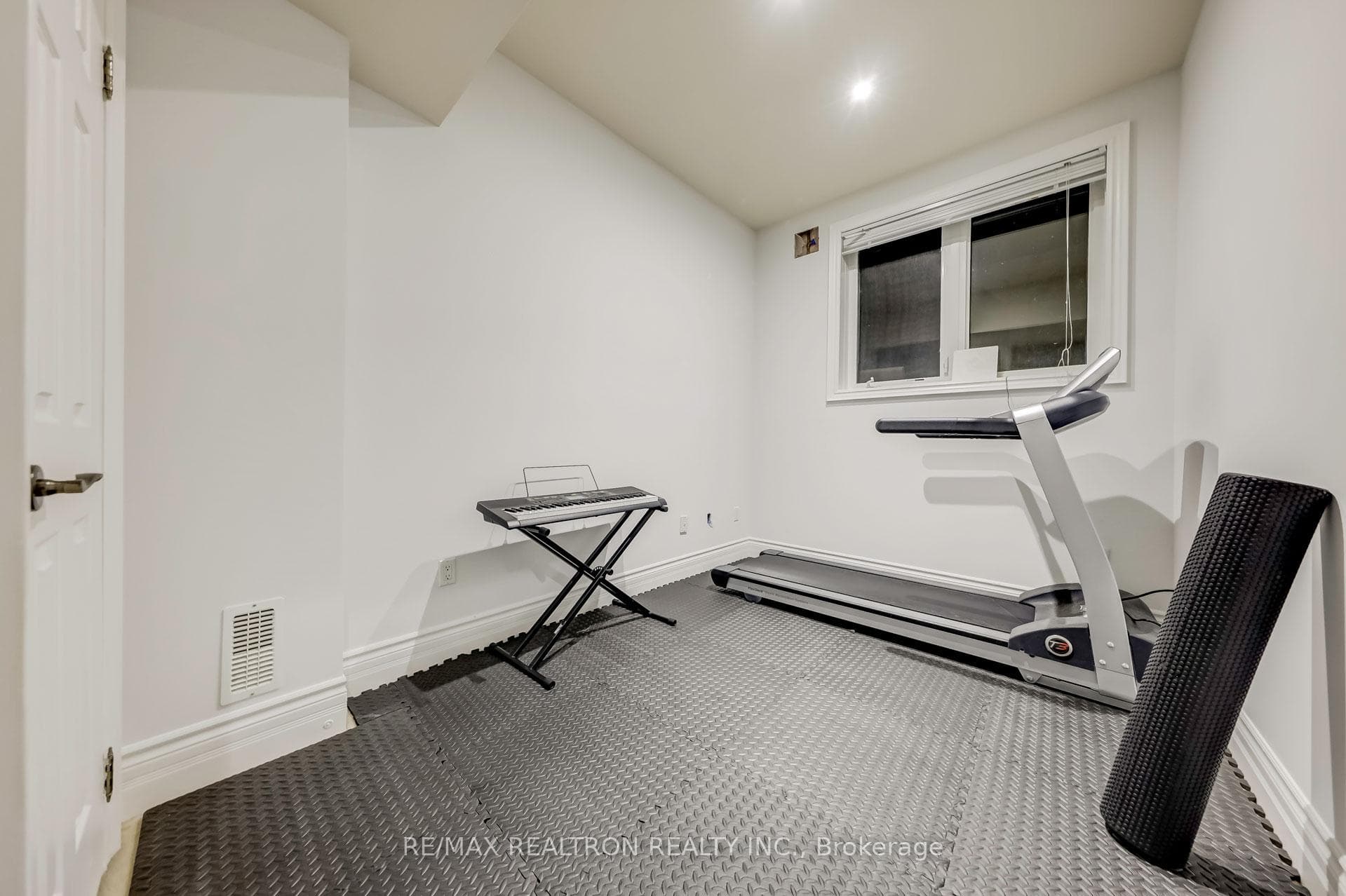 493 Melrose Avenue photo 19
