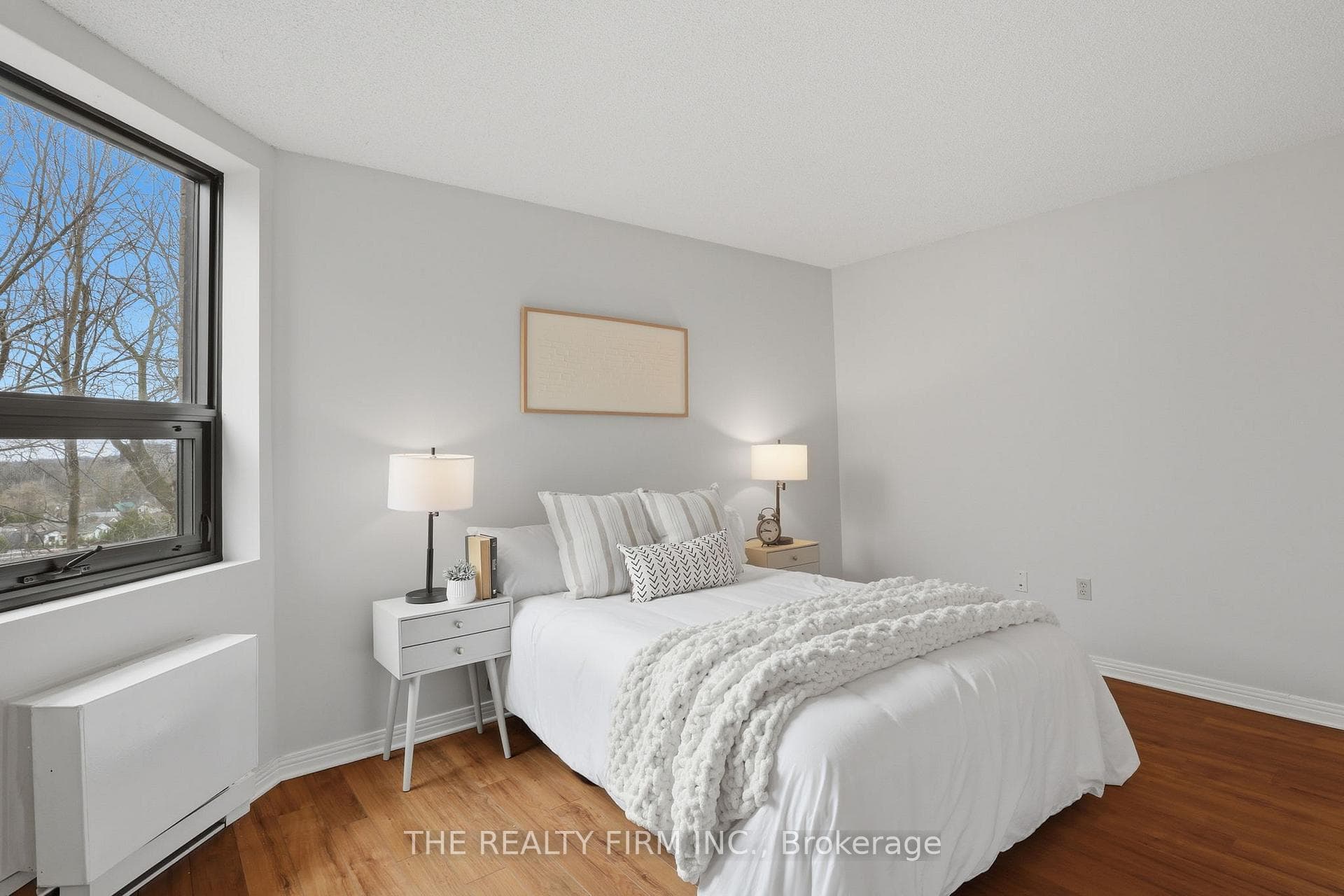 549 RIDOUT Street Unit 304 photo 22
