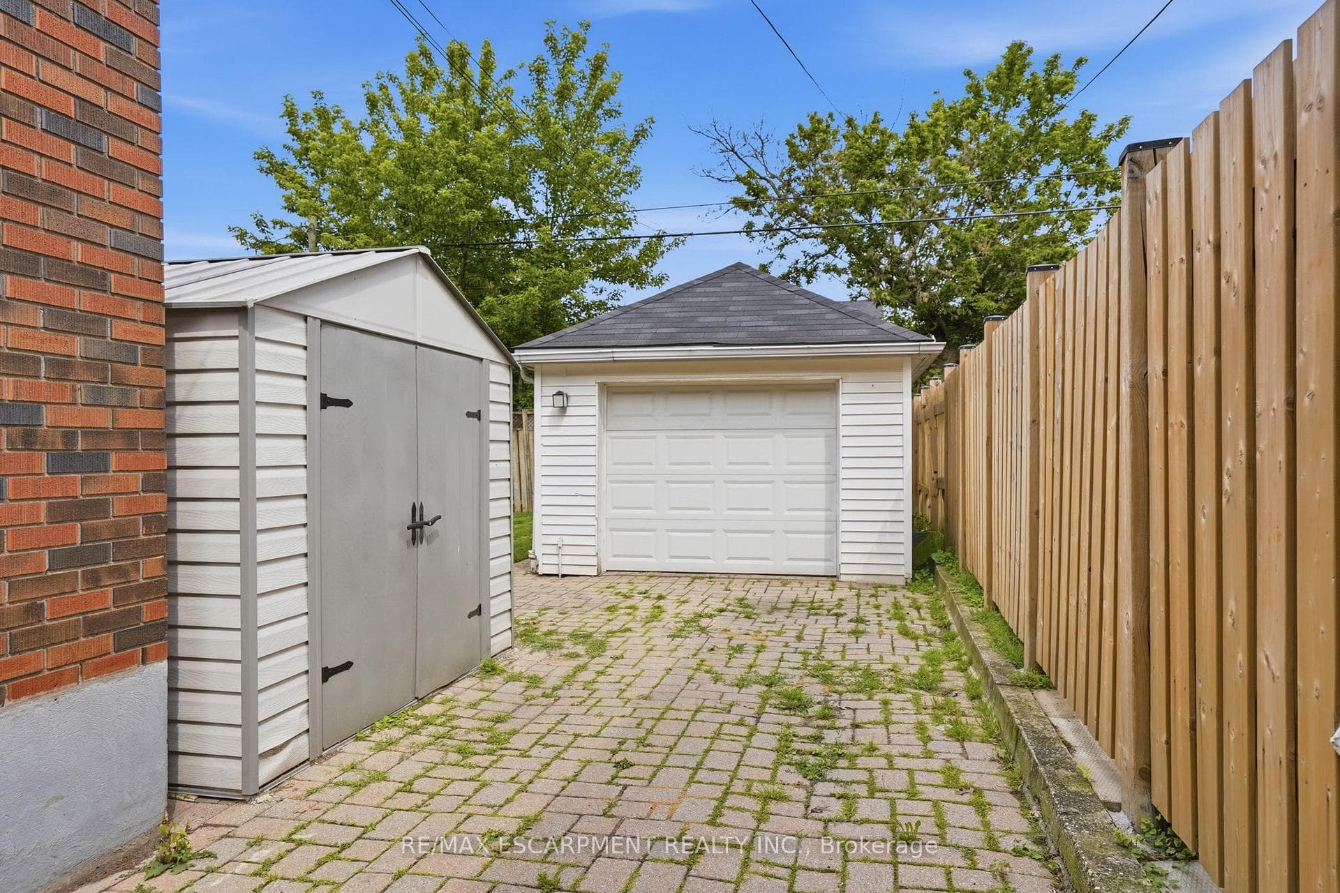 17 Tuxedo Avenue photo 48