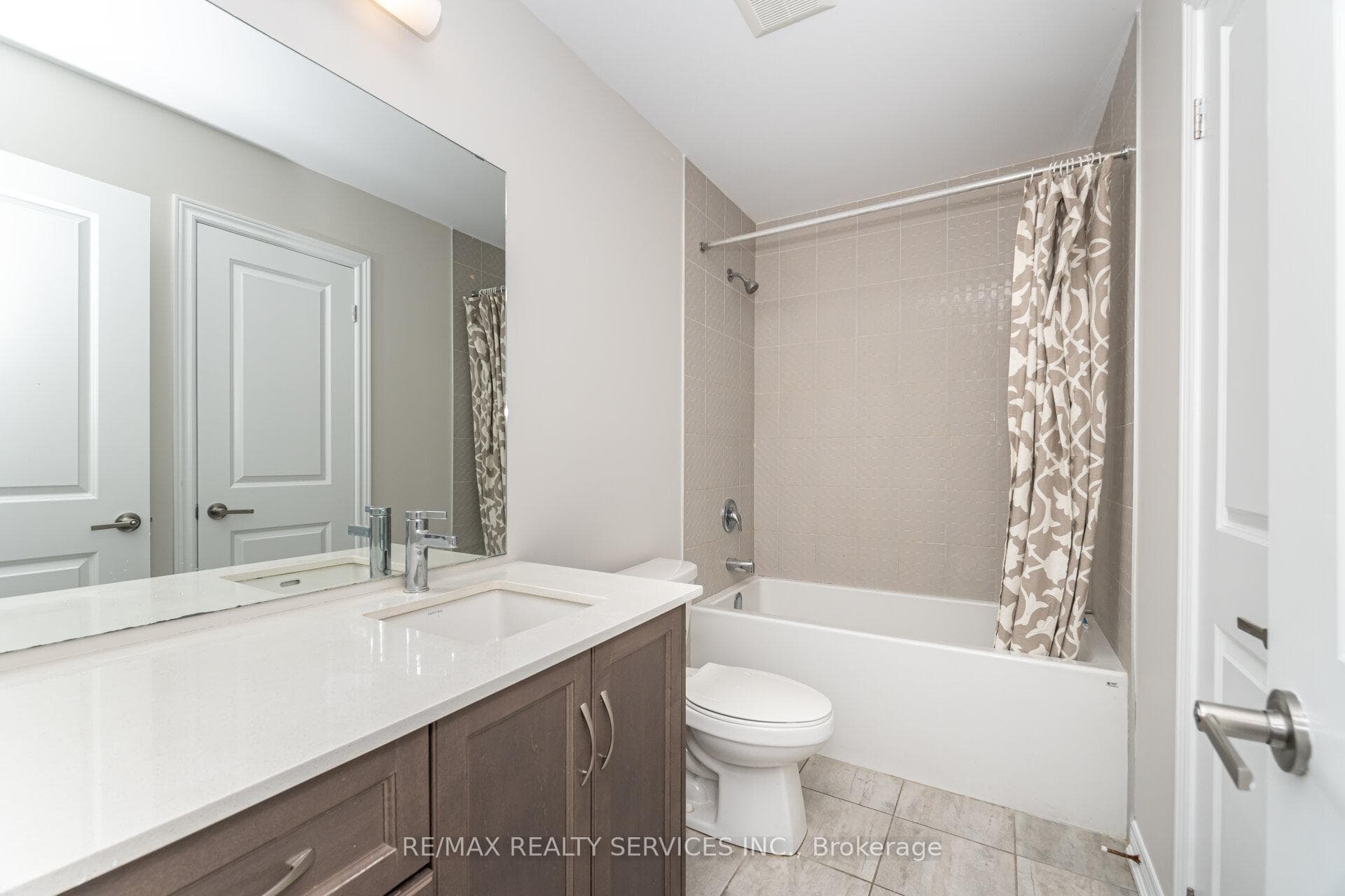 10 Birmingham Drive Unit 113 photo 40