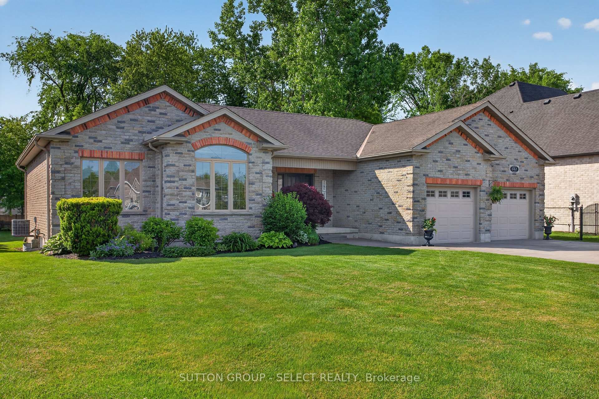 541 Juliana Drive photo 4