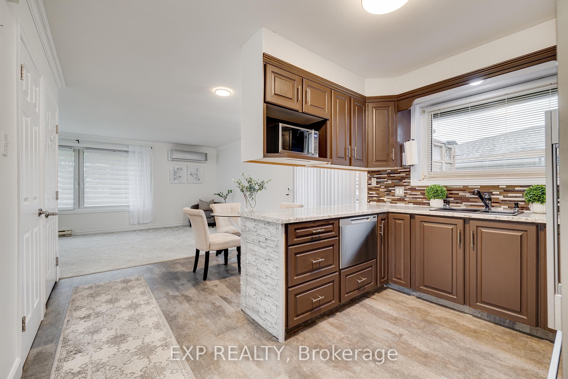 32 Tanager Street photo 16