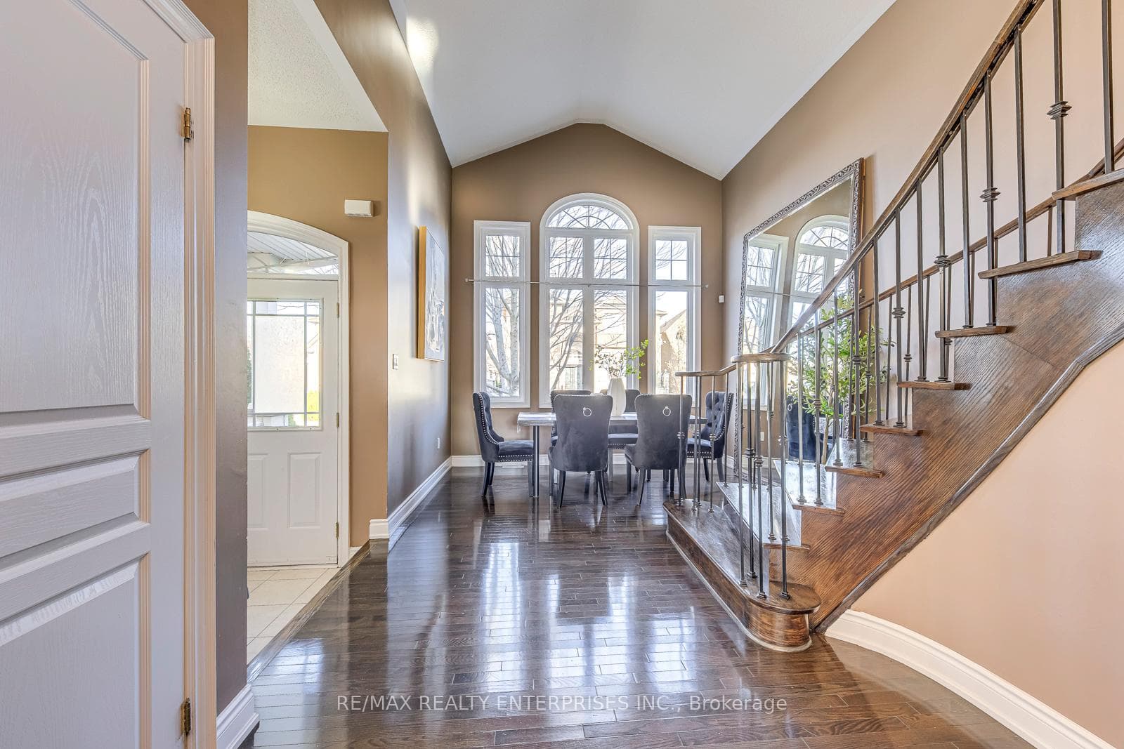 2240 Blackbird Court photo 4