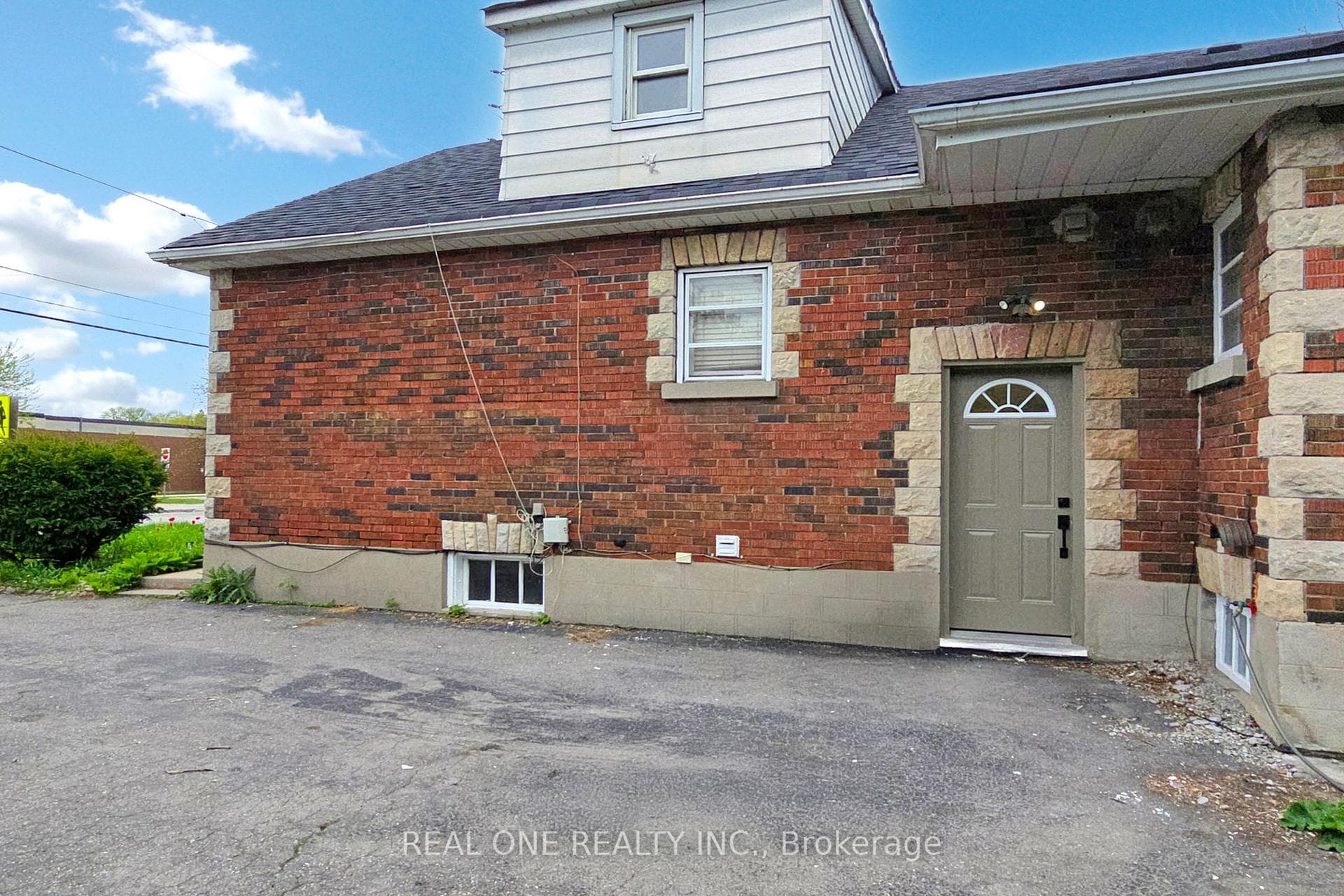 136 Gibb Street photo 2