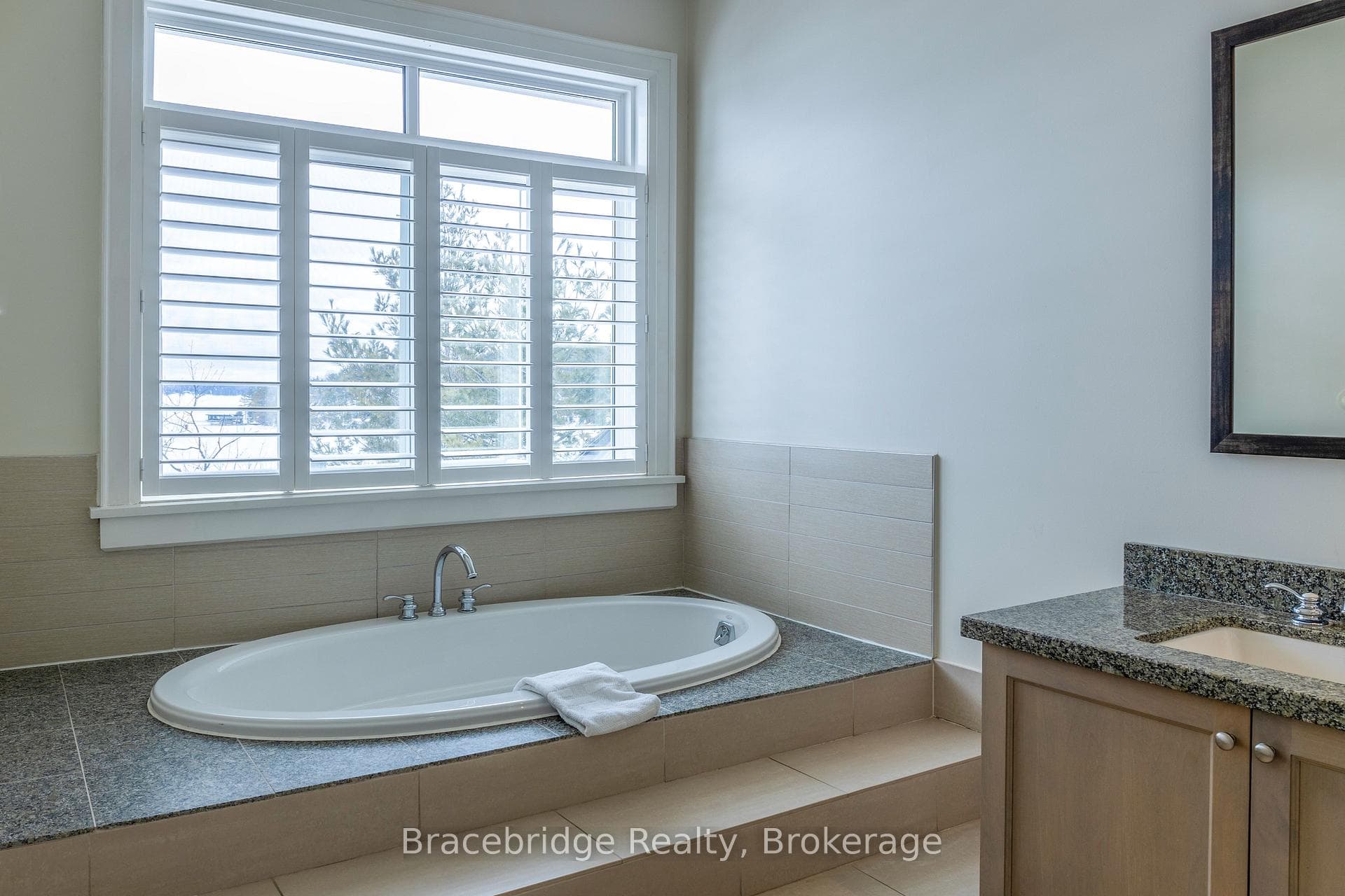 1869 Muskoka Rd 118 Highway Unit A201-D1 photo 12