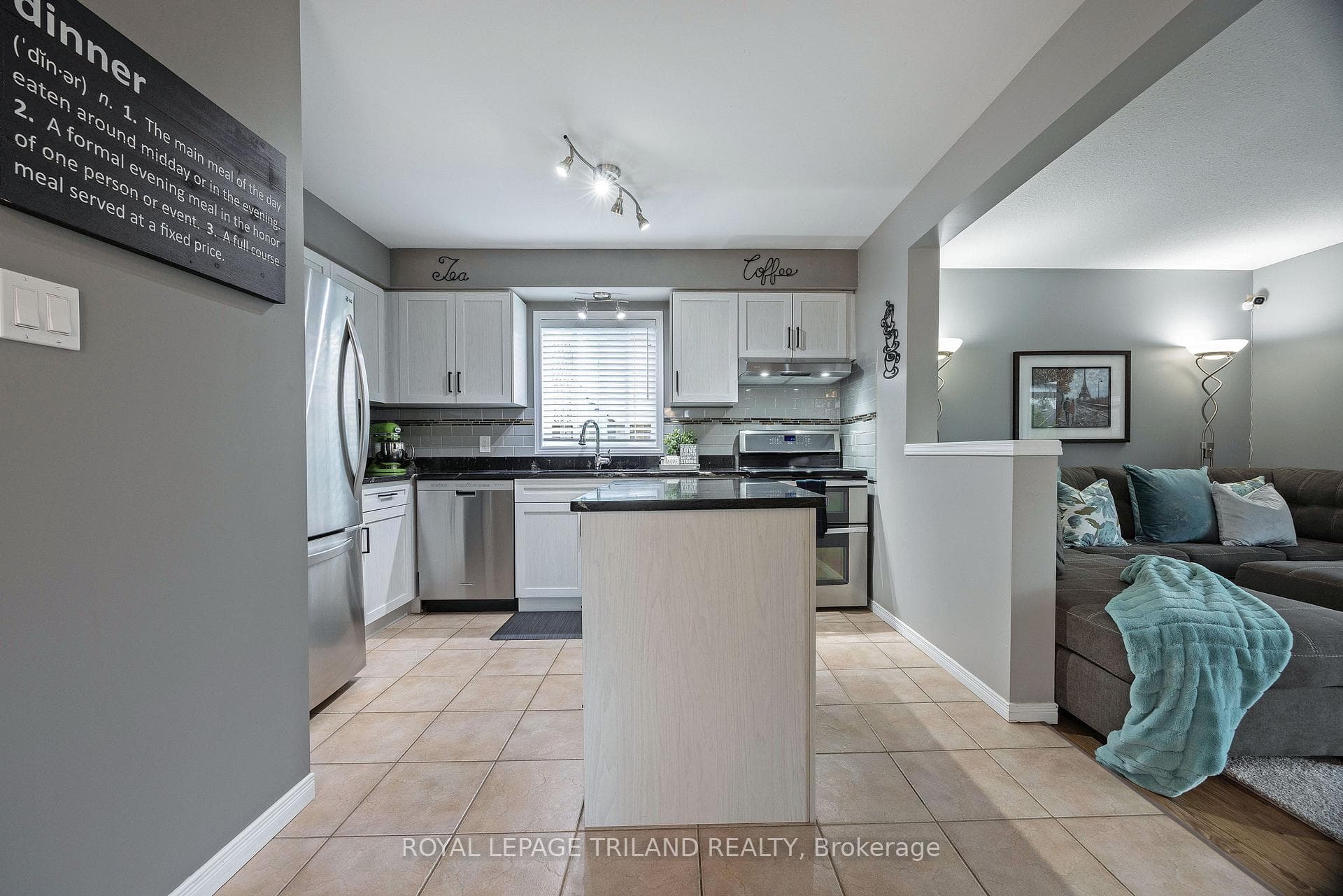 875 Fieldgate Circle photo 6