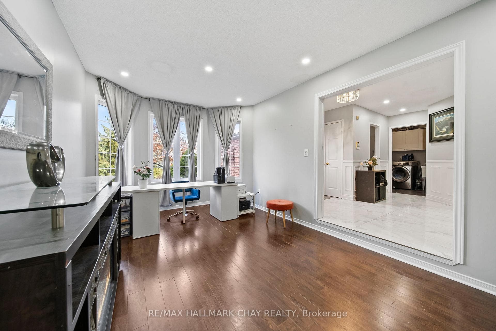 56 Hubbert Crescent photo 9