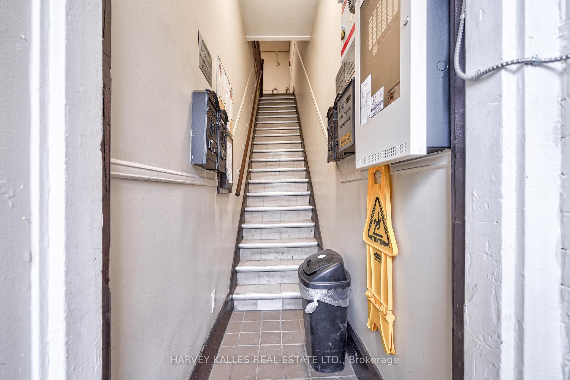 1074 St Clair Avenue Unit 4 photo 9