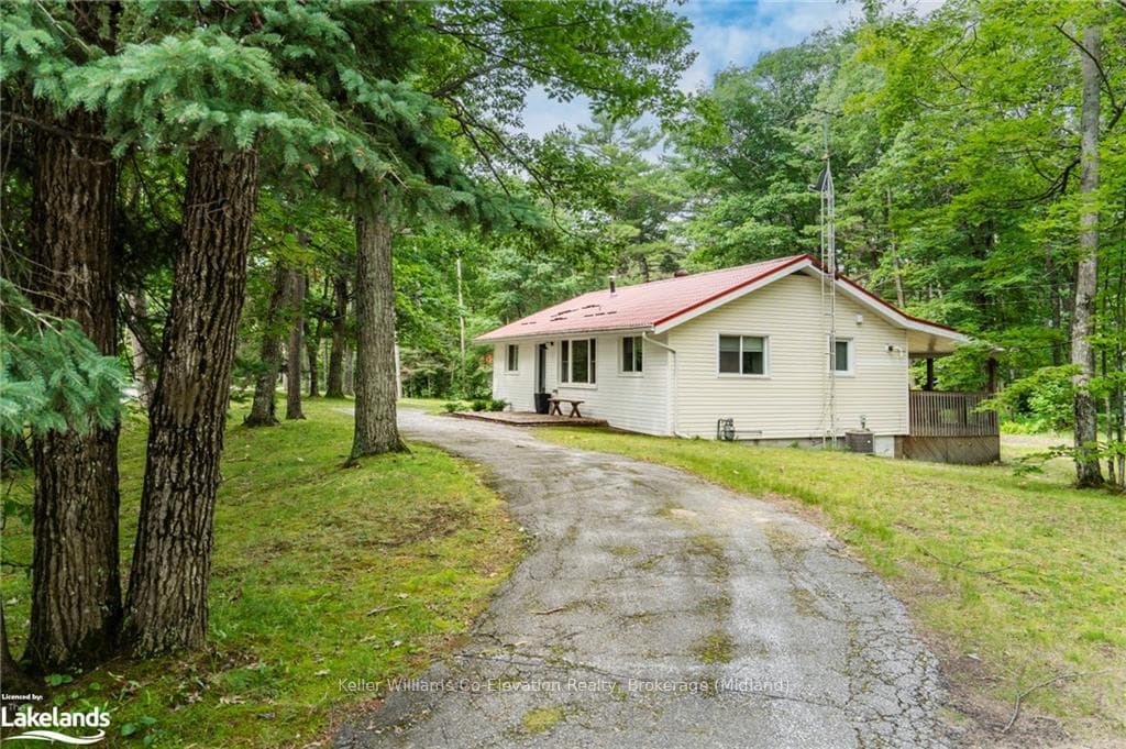1694 TINY BEACHES Road photo 4