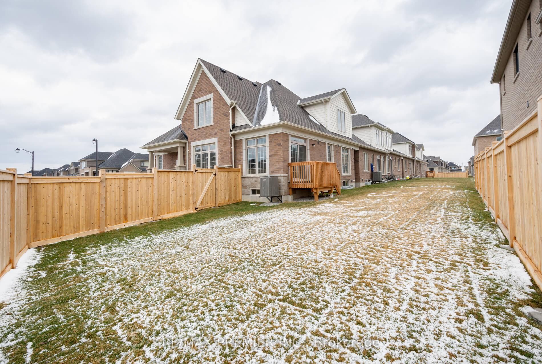 2 Mayapple Street photo 27
