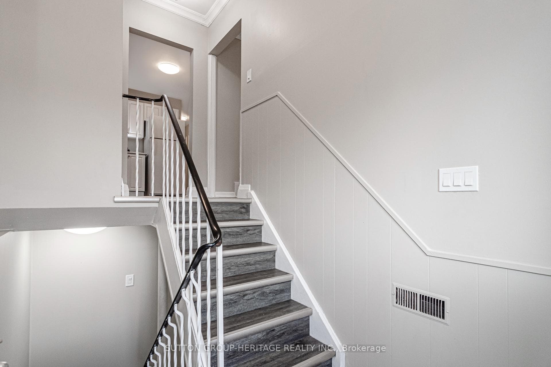 75 Keewatin Street photo 4