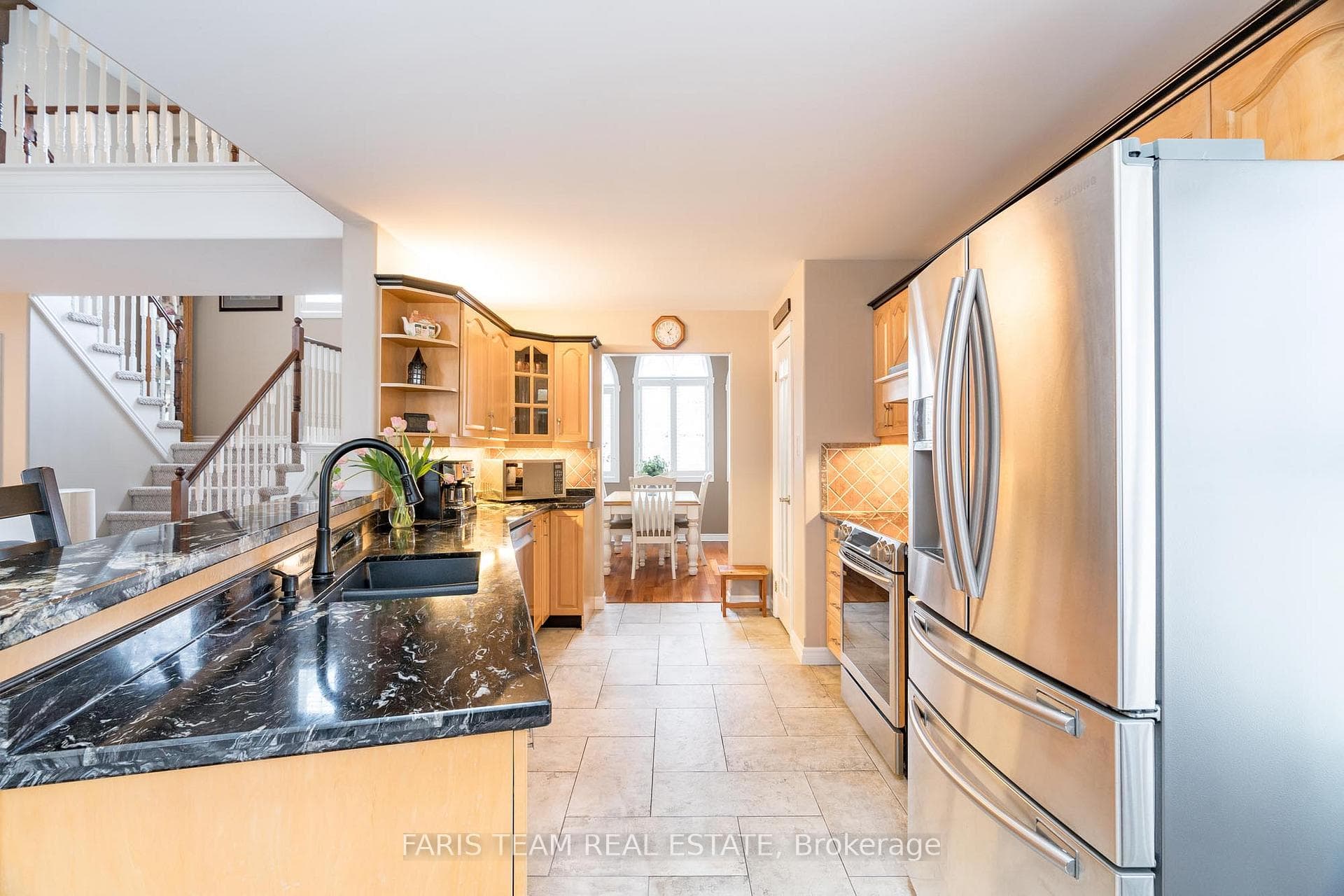 772 Pitt Street photo 5