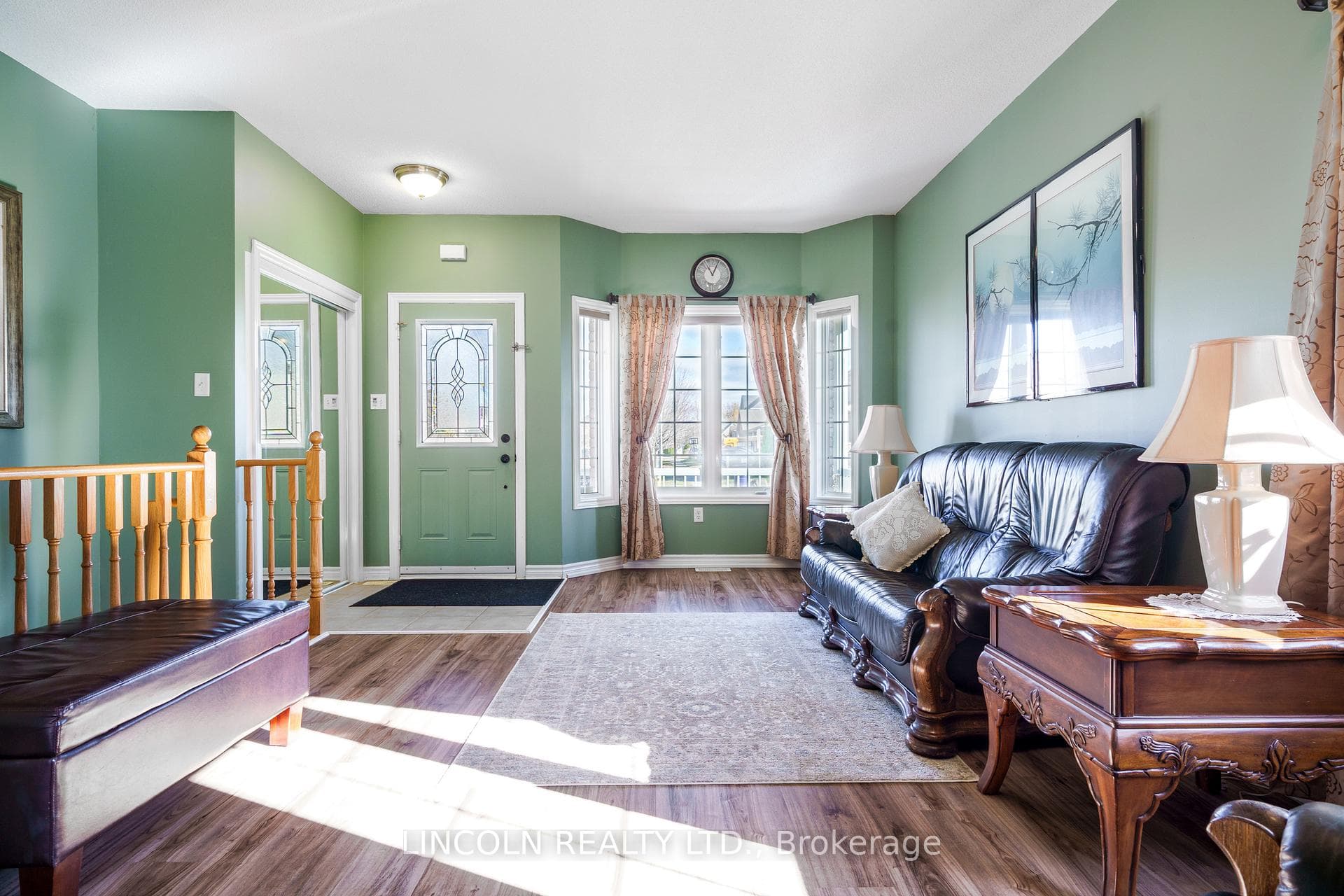 18 Glendower Crescent photo 5