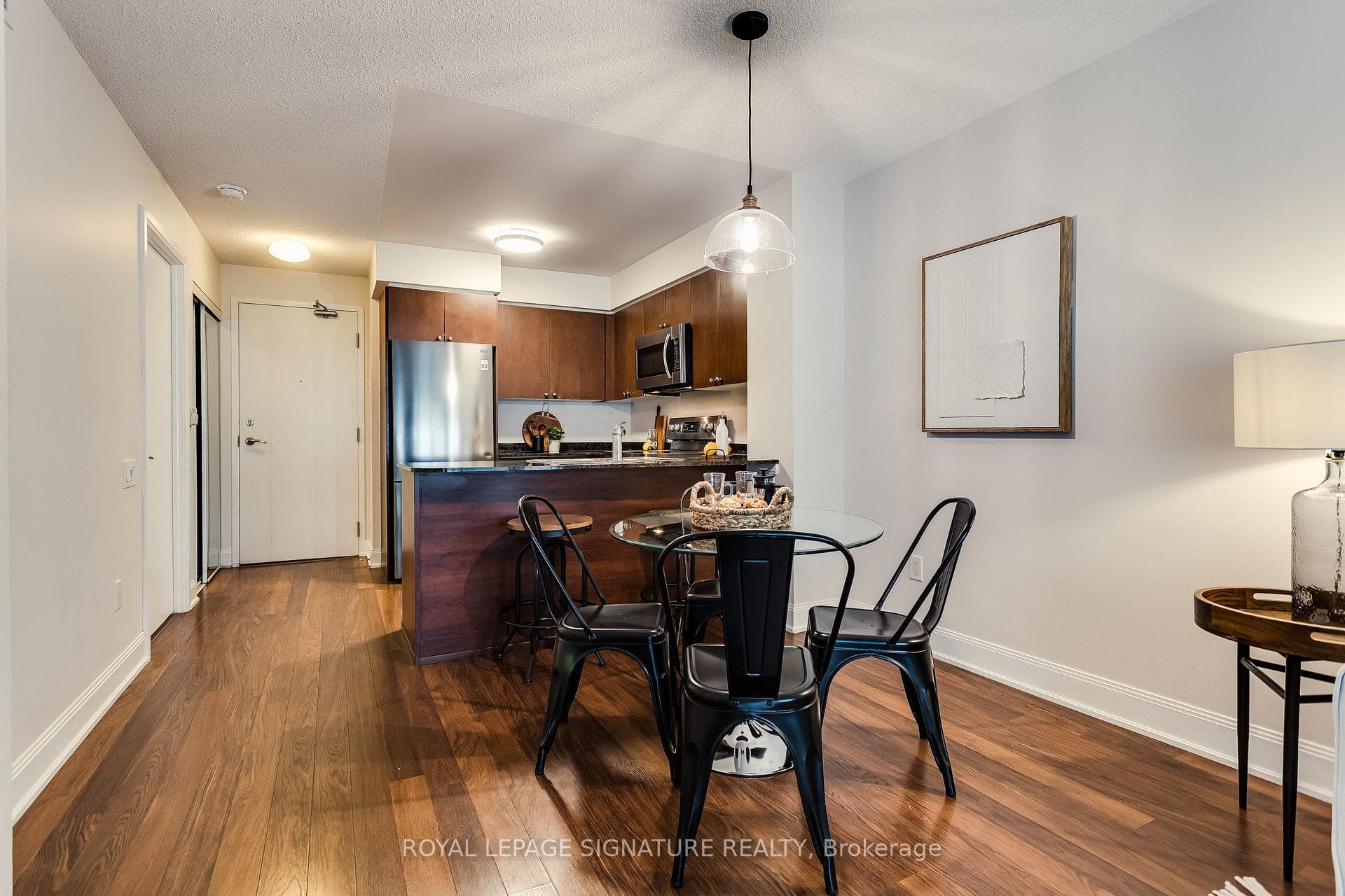 2191 Yonge Street Unit 910 photo 9