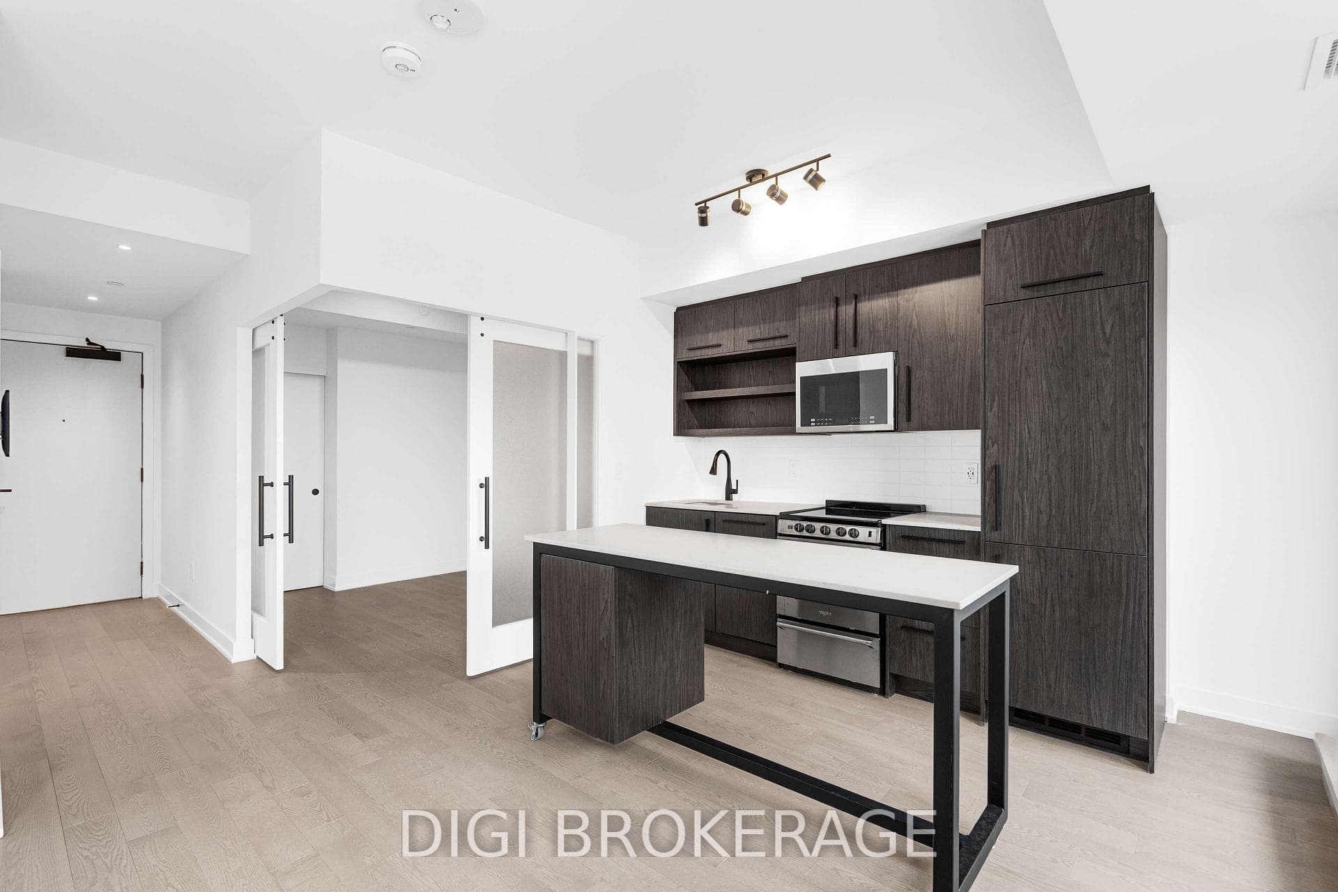 560 Rideau Street Unit 413 photo 8