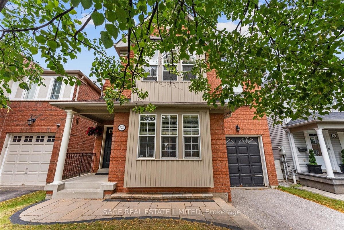 34 Mcsweeney Crescent photo 1
