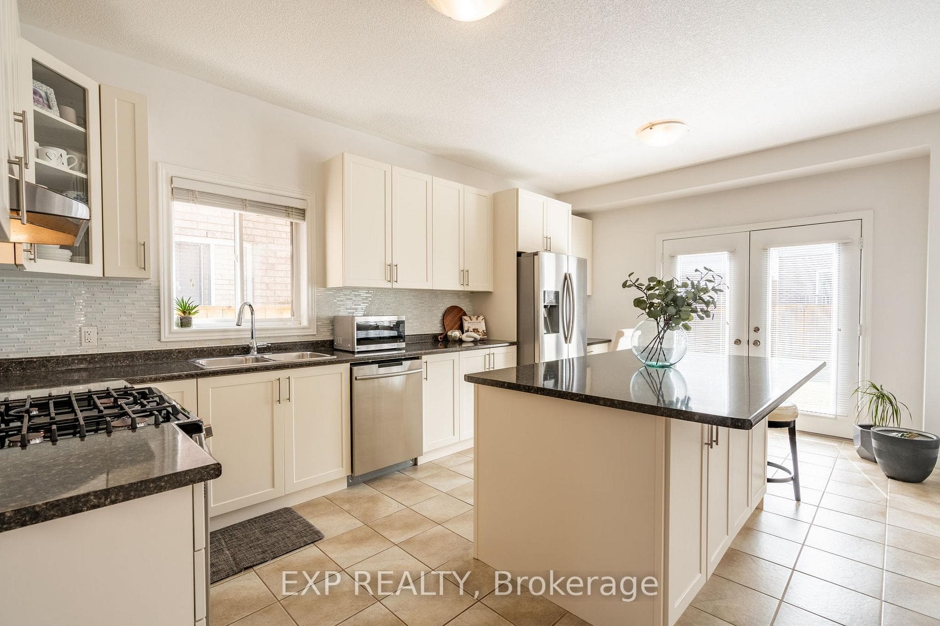 62 Boulder Crescent photo 15